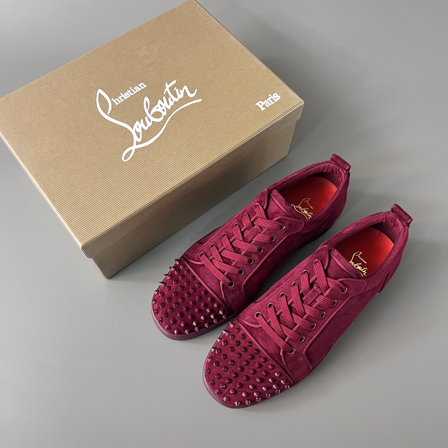 Aurora Custom Christian Louboutin Louis Junior Spikes studded low-top sneakers in burgundy Top-tier cutting-edge batch of high-quality goods - Image 9