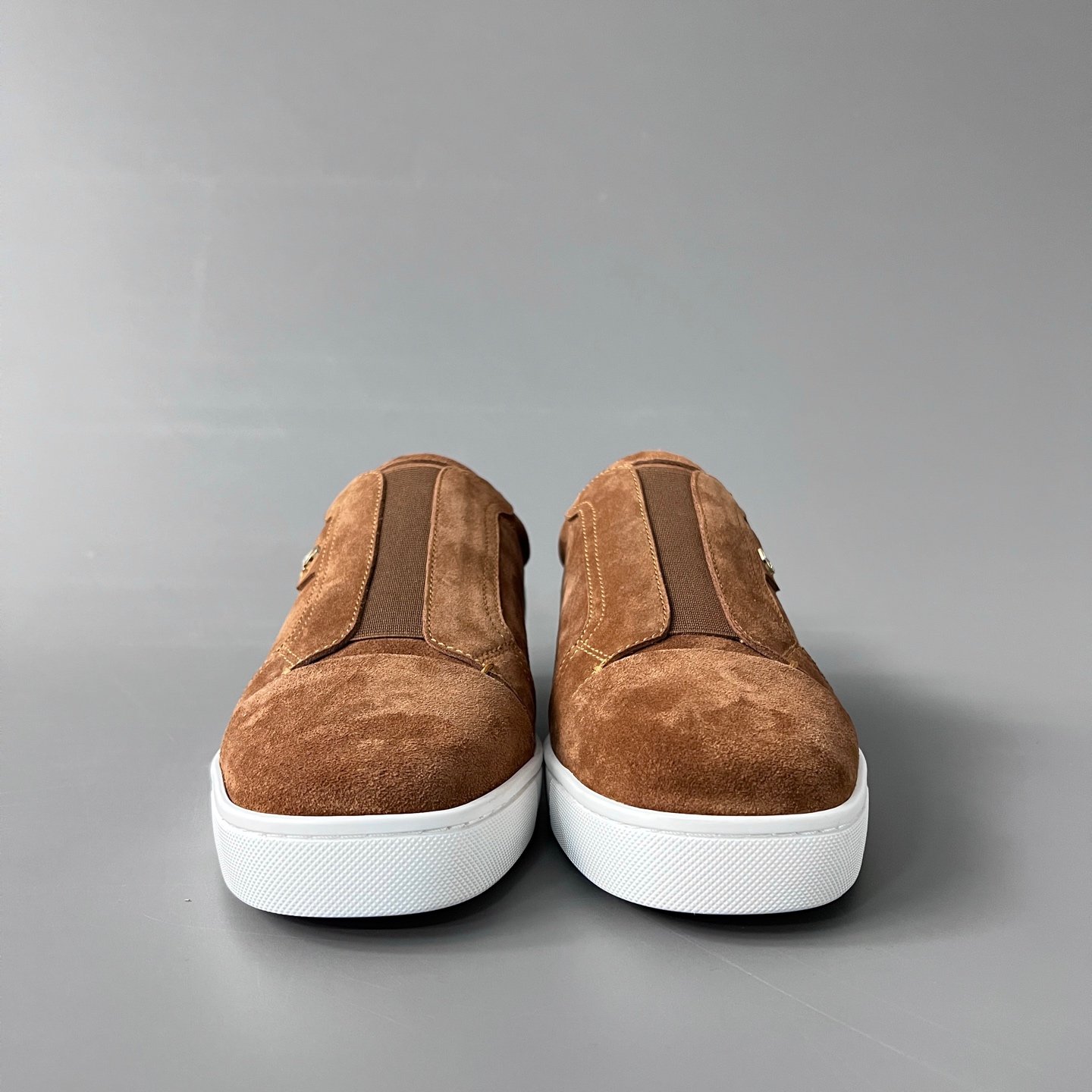 Aurora Custom Christian Louboutin Louis Junior Spikes low-top sneakers in brown Top-tier cutting-edge batch of high-quality goods - Image 2