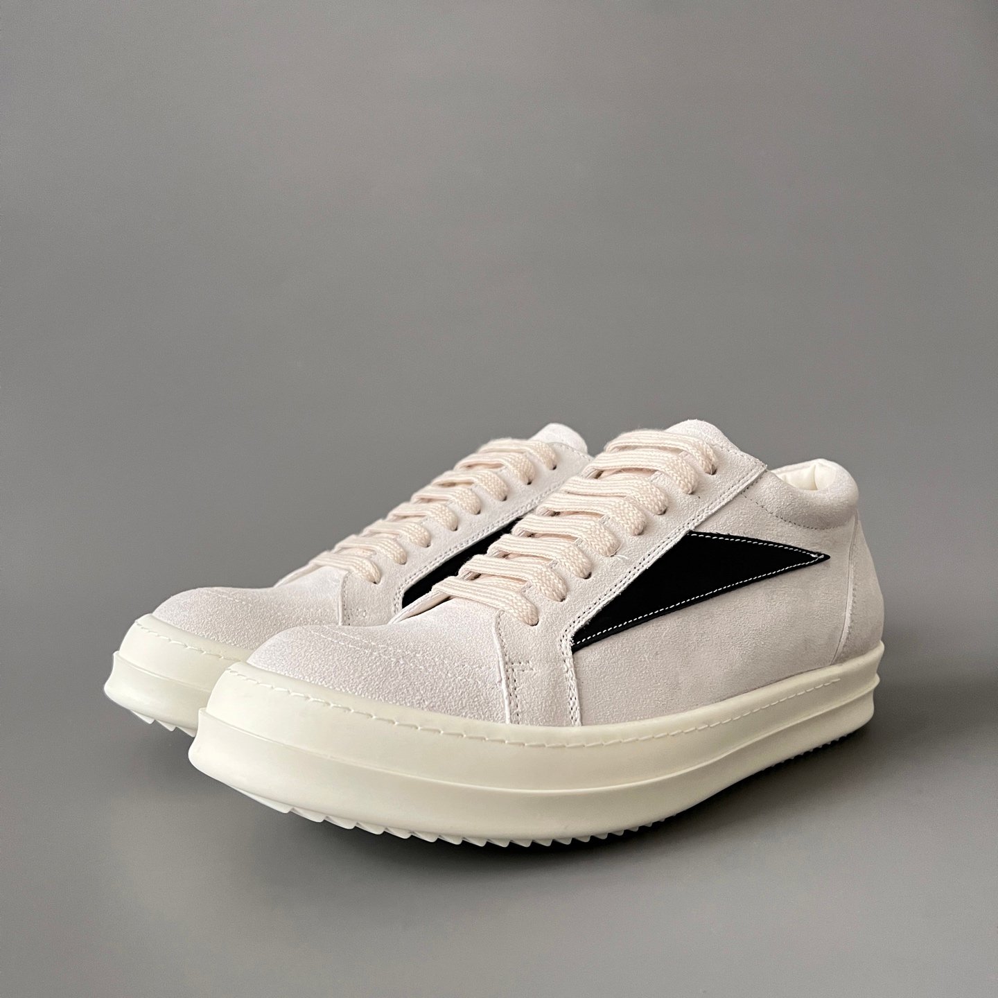 Aurora Custom Rick Owens DRKSHDW Vintage Low Sneaker - Milk White Suede (1:1 Deconstructed)