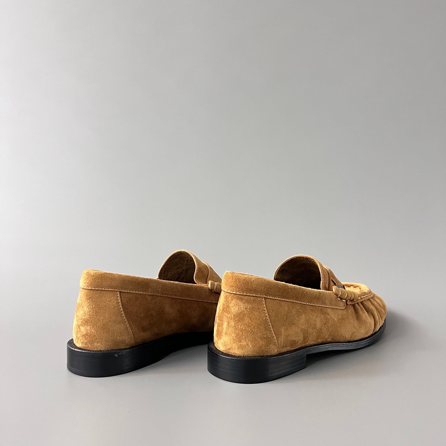 AuroraCustom Saint Laurent Penny Series Velvet Suede Ruched Loafers (Classic Camel Suede & Hand-Stitch Genuine Leather Sole Edition) - Image 4