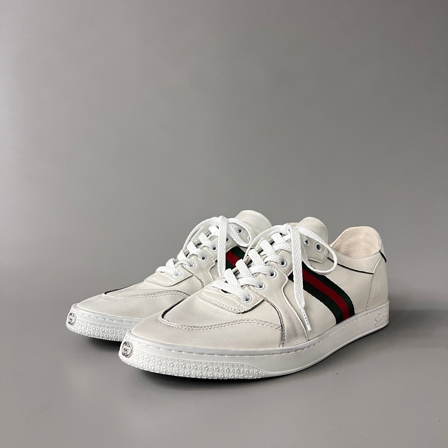 Aurora Custom Gucci La Famiglia Vintage Distressed Low-Top Leather Sneaker (Unisex Edition)