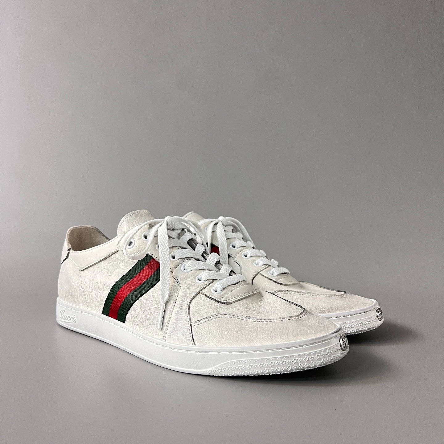 Aurora Custom Gucci La Famiglia Vintage Distressed Low-Top Leather Sneaker (Unisex Edition) - Image 3