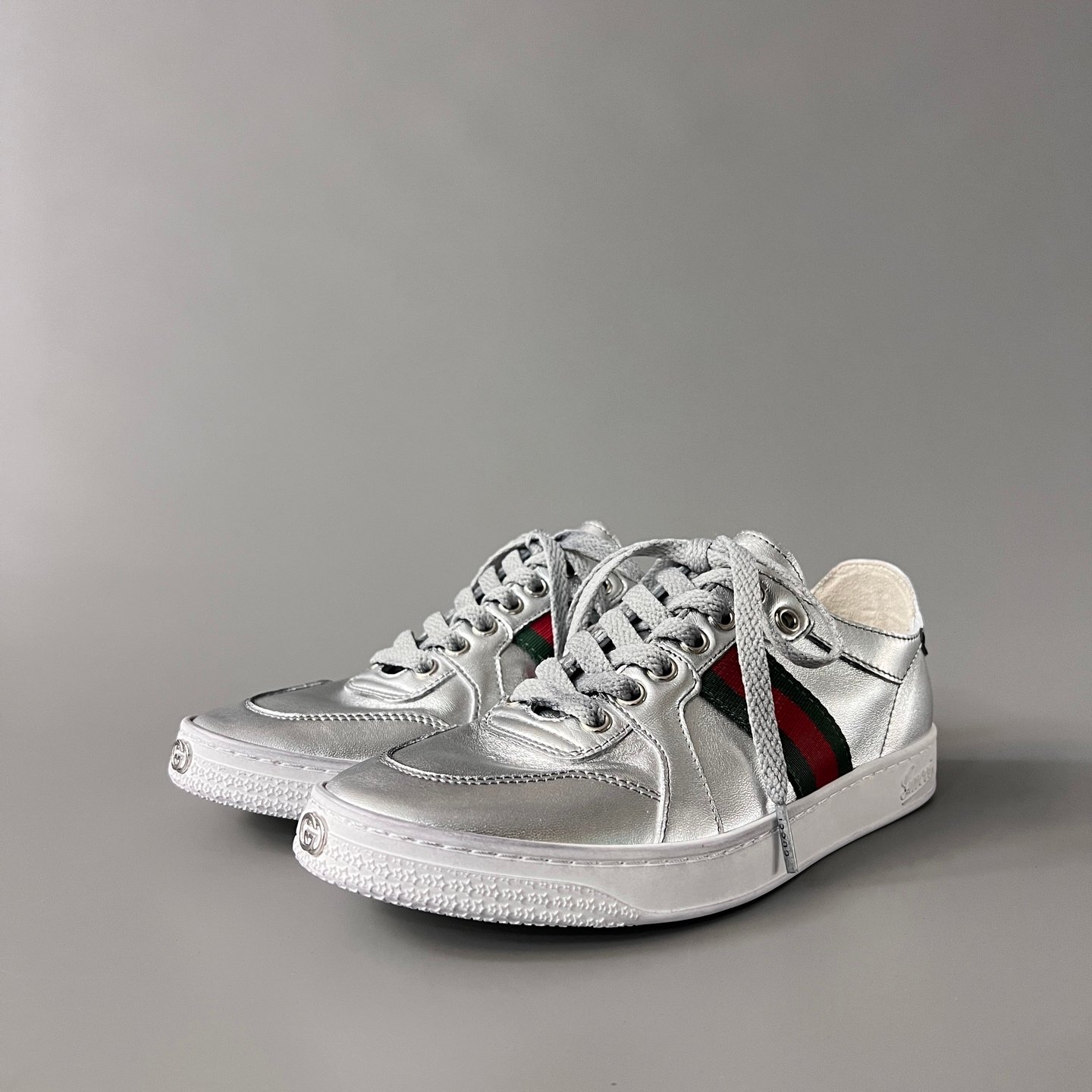 Aurora Custom Gucci La Famiglia Vintage Metallic Silver Low-Top Leather Sneaker (Unisex Edition)