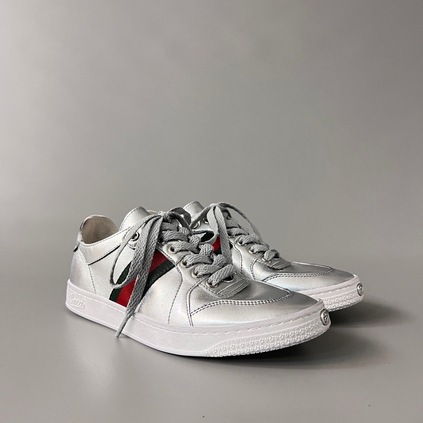 Aurora Custom Gucci La Famiglia Vintage Metallic Silver Low-Top Leather Sneaker (Unisex Edition) - Image 3