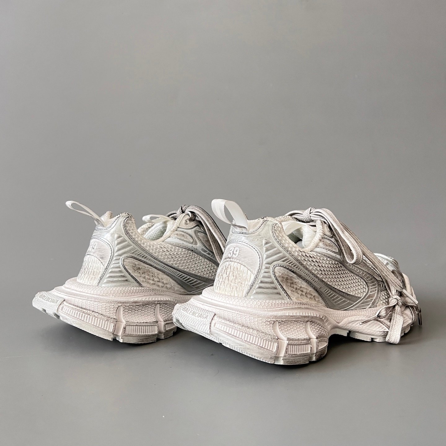 AuroraCustom Balenciaga 3XL Series Off-White & Distressed Grey Vintage Deconstructed Luxury Multi-Lace Running Trainer (Unisex Edition) - Image 4