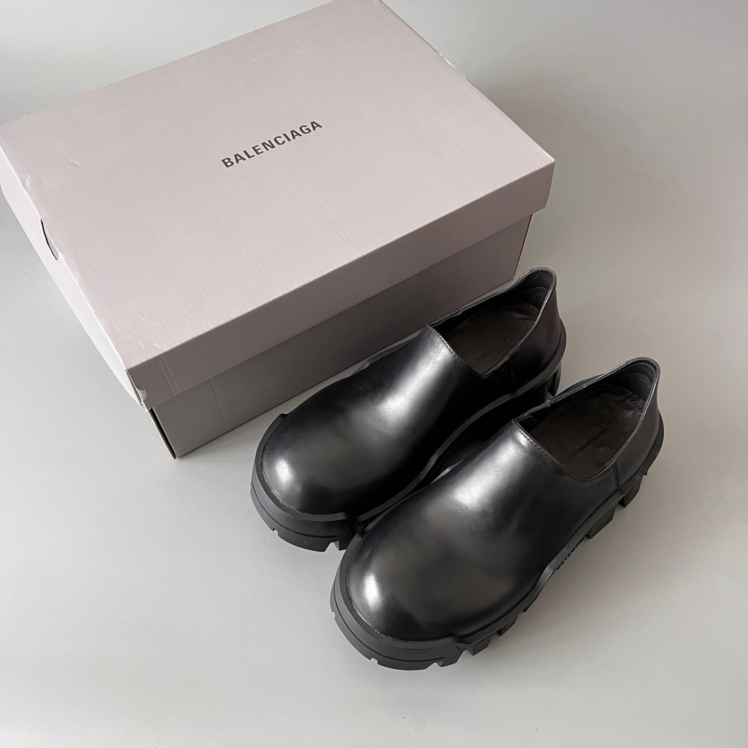 AuroraCustom Balenciaga Bulldozer Series Archival Matte Black Premium Leather Low-Top platform Boots (Men's Edition) - Image 9