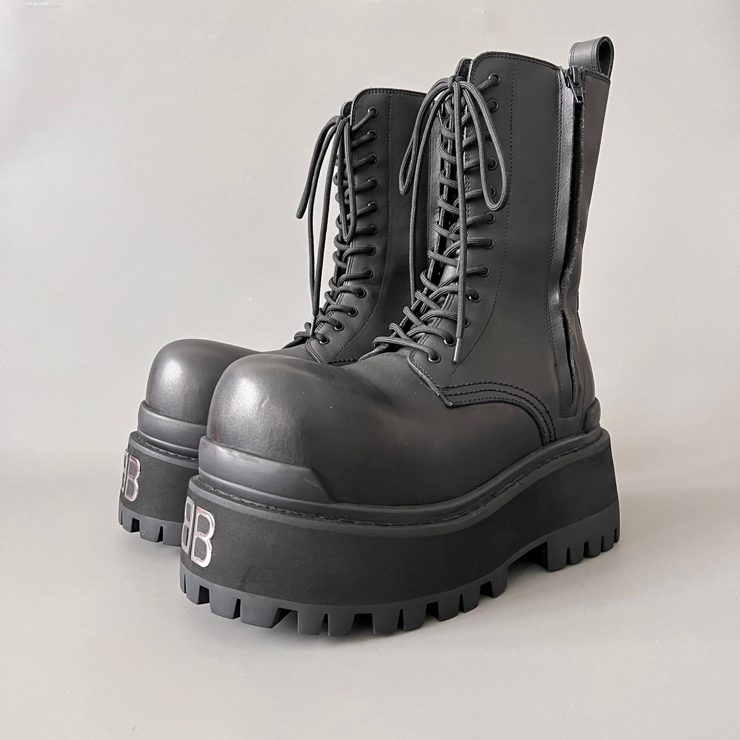 AuroraCustom Balenciaga Giant Series Matte Black Premium Leather High-Shaft Combat Platform Boots (Men's Edition)