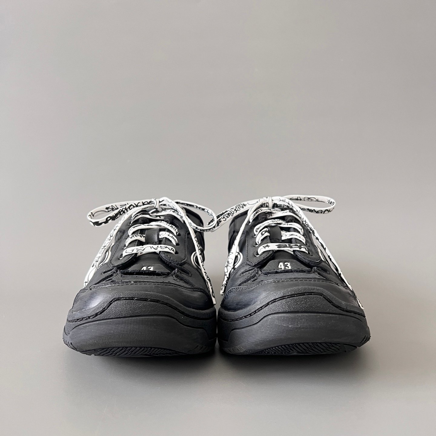 AuroraCustom Balenciaga Hamptons Series Pitch Black & White Script Lifestyle Sneaker (Unisex Edition) - Image 2