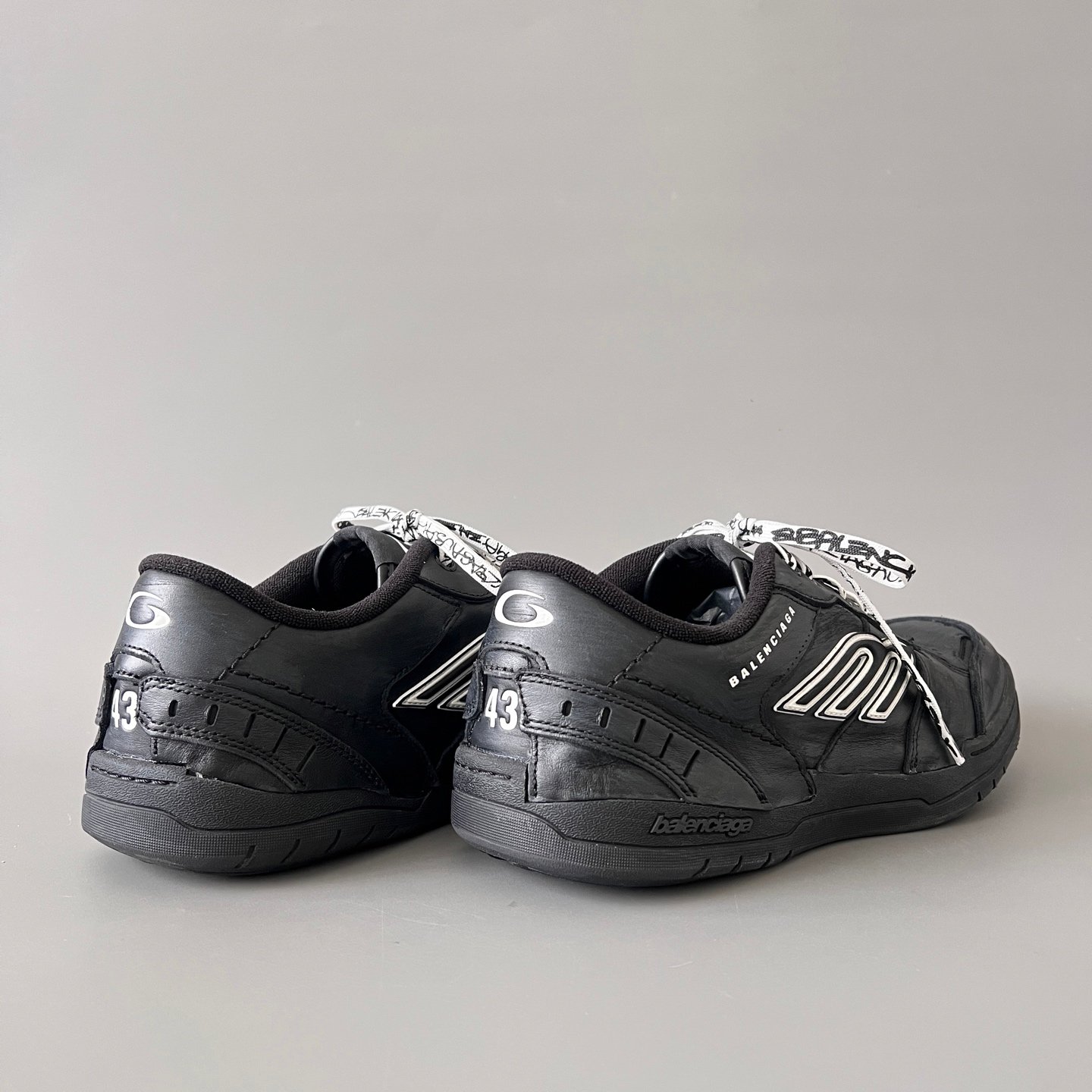 AuroraCustom Balenciaga Hamptons Series Pitch Black & White Script Lifestyle Sneaker (Unisex Edition) - Image 4