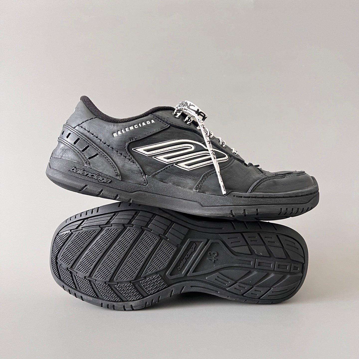AuroraCustom Balenciaga Hamptons Series Pitch Black & White Script Lifestyle Sneaker (Unisex Edition) - Image 6