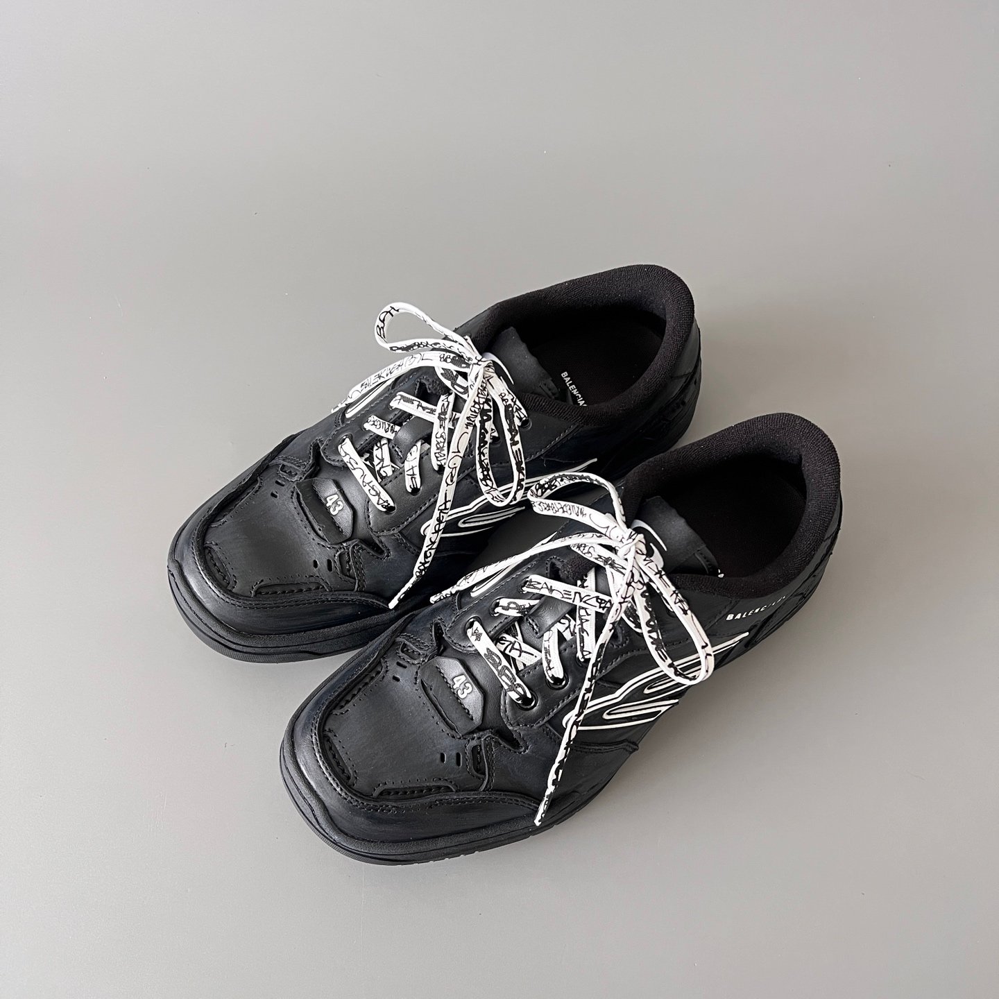 AuroraCustom Balenciaga Hamptons Series Pitch Black & White Script Lifestyle Sneaker (Unisex Edition) - Image 8