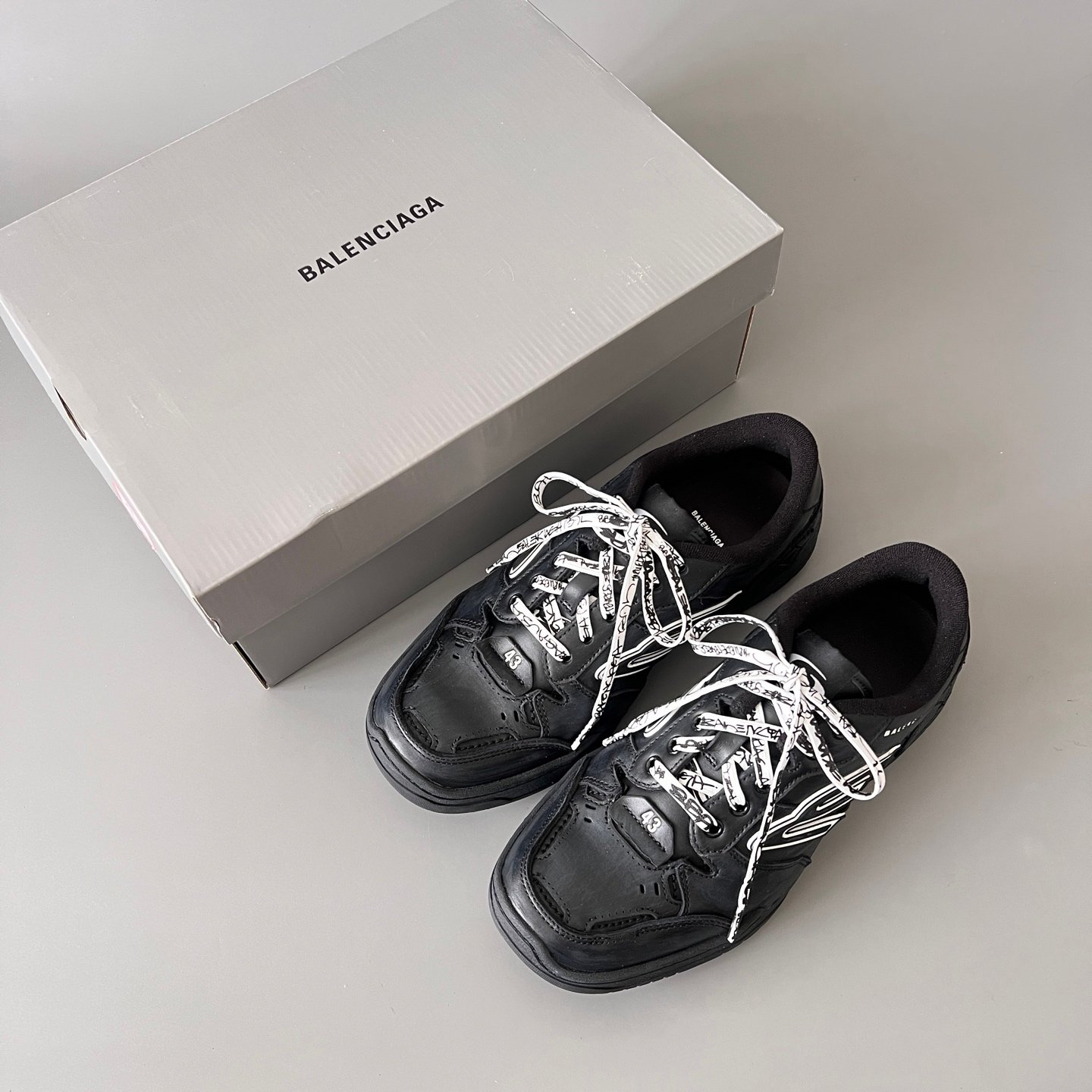 AuroraCustom Balenciaga Hamptons Series Pitch Black & White Script Lifestyle Sneaker (Unisex Edition) - Image 9