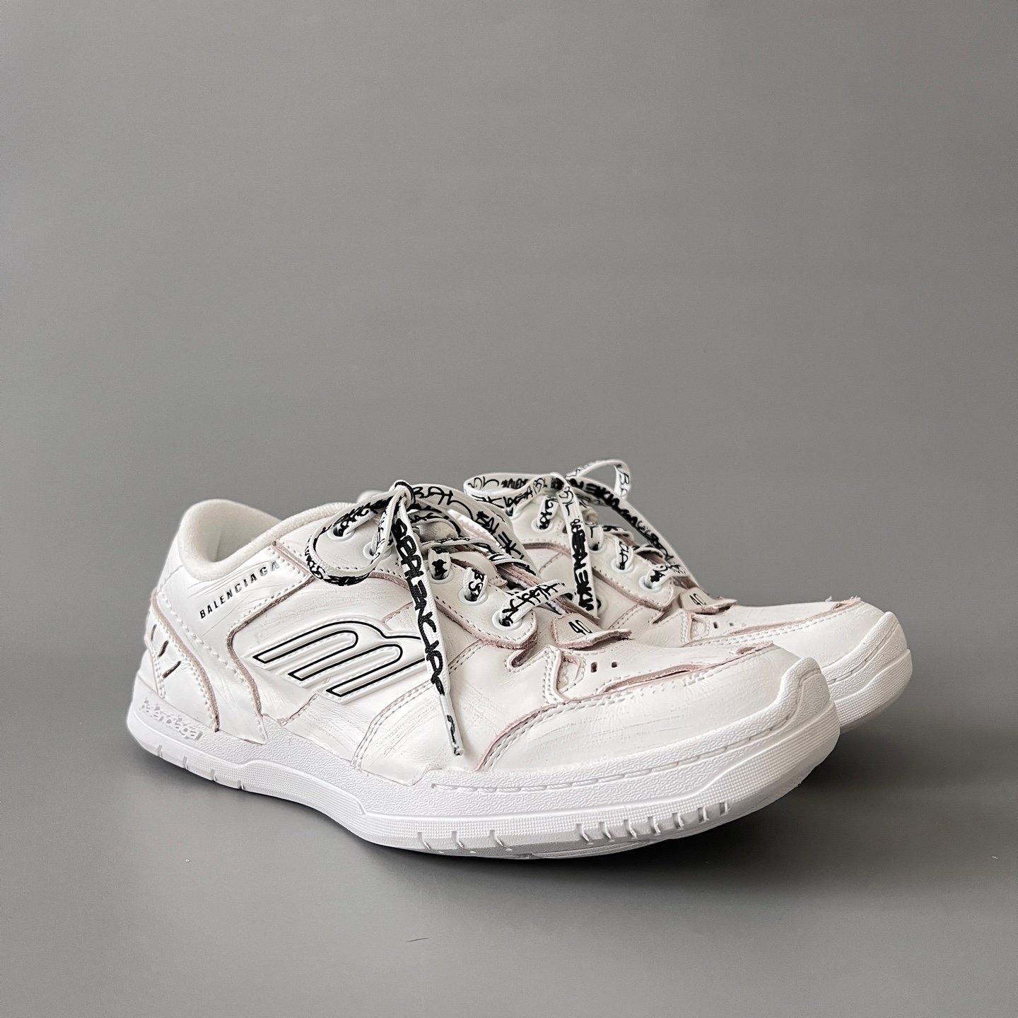 AuroraCustom Balenciaga Hamptons Series Pristine White & Black Script Lifestyle Sneaker (Unisex Edition) - Image 3