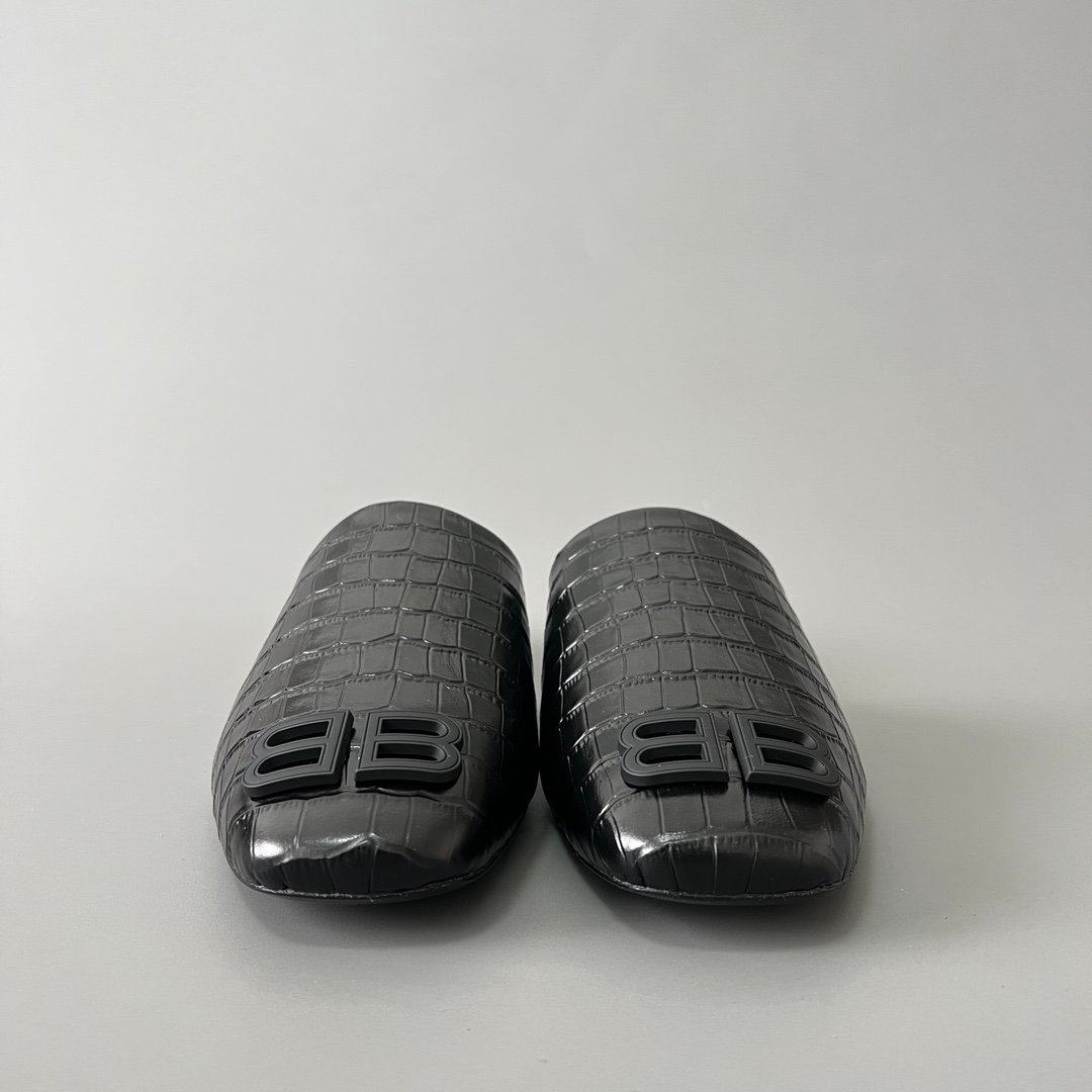 AuroraCustom Balenciaga Cozy Series Croc-Embossed Leather Flat Mule Sandals (Men's Edition) - Image 2