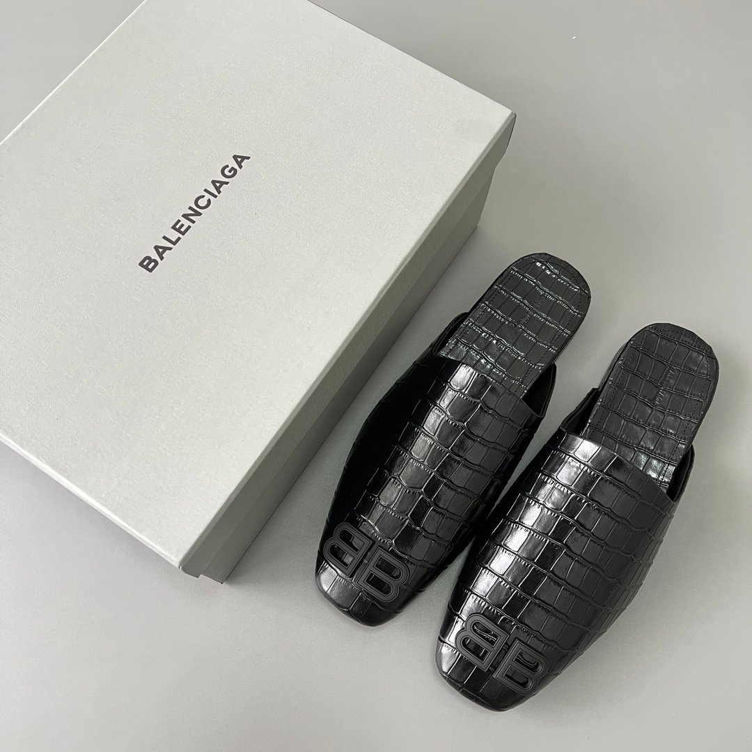 AuroraCustom Balenciaga Cozy Series Croc-Embossed Leather Flat Mule Sandals (Men's Edition) - Image 9