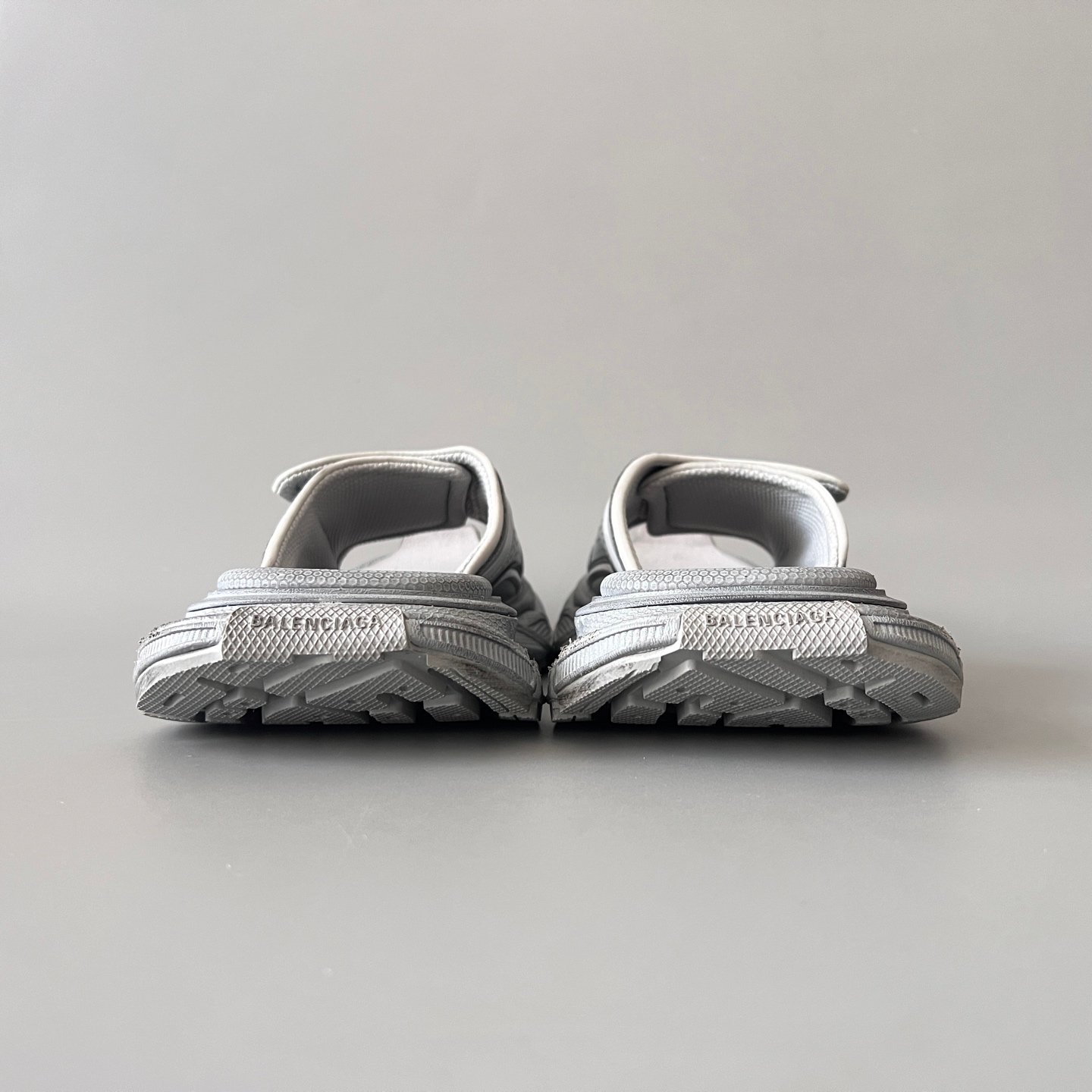 AuroraCustom Balenciaga 3XL Series Vintage Distressed Grey Tech-Weave Slide Sandals (Men's Edition) - Image 5