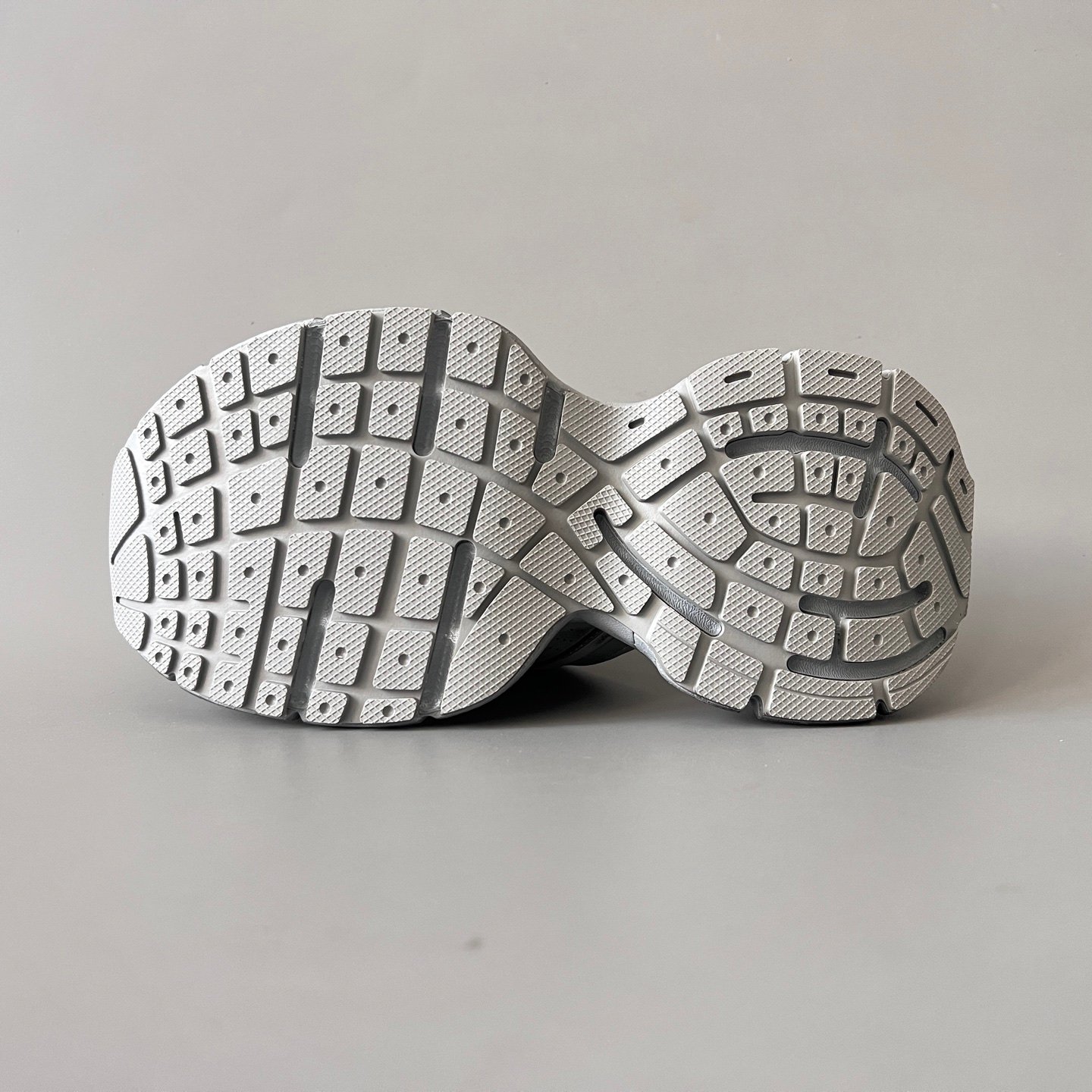 AuroraCustom Balenciaga 3XL Series Vintage Distressed Grey Tech-Weave Slide Sandals (Men's Edition) - Image 6