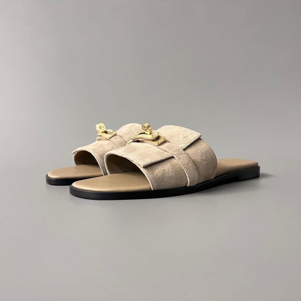 AuroraCustom Hermès Giulia Series Velvet Suede Flat Sandals (Desert Sand Beige & Permabrass Gold Hardware Edition)