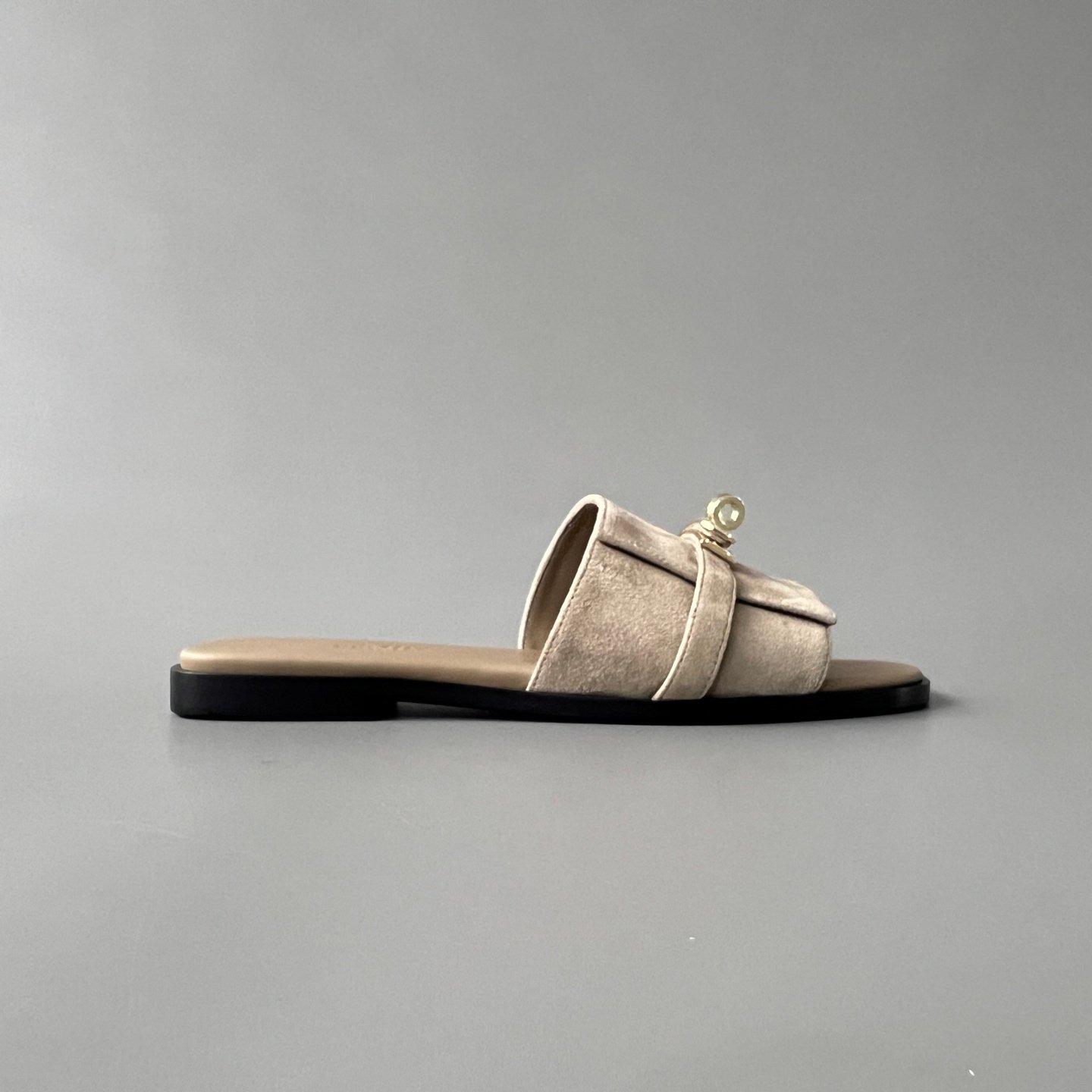 AuroraCustom Hermès Giulia Series Velvet Suede Flat Sandals (Desert Sand Beige & Permabrass Gold Hardware Edition) - Image 8