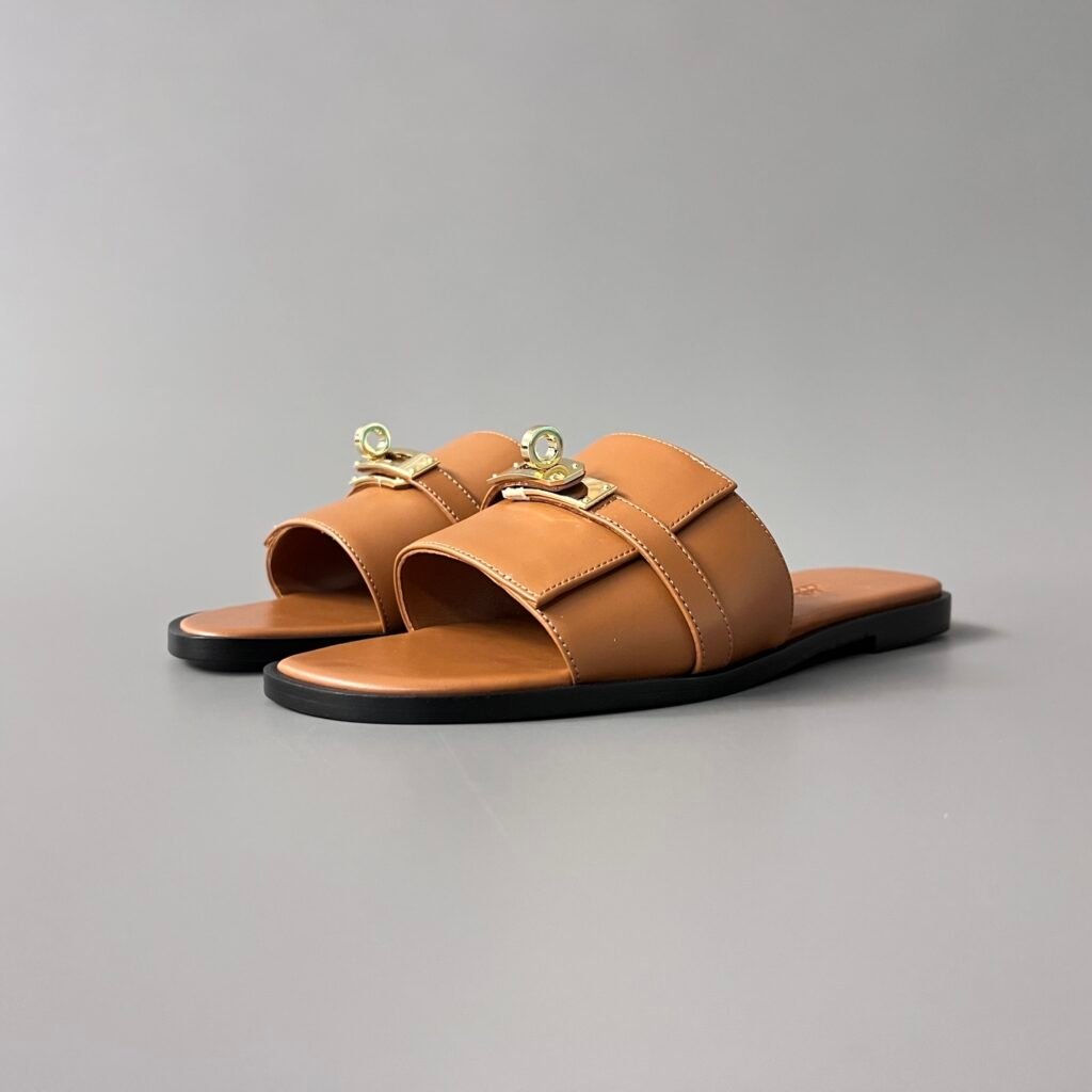 AuroraCustom Hermès Giulia Series Smooth Leather Flat Sandals (Monochromatic Gold Tan & Permabrass Gold Hardware Edition)