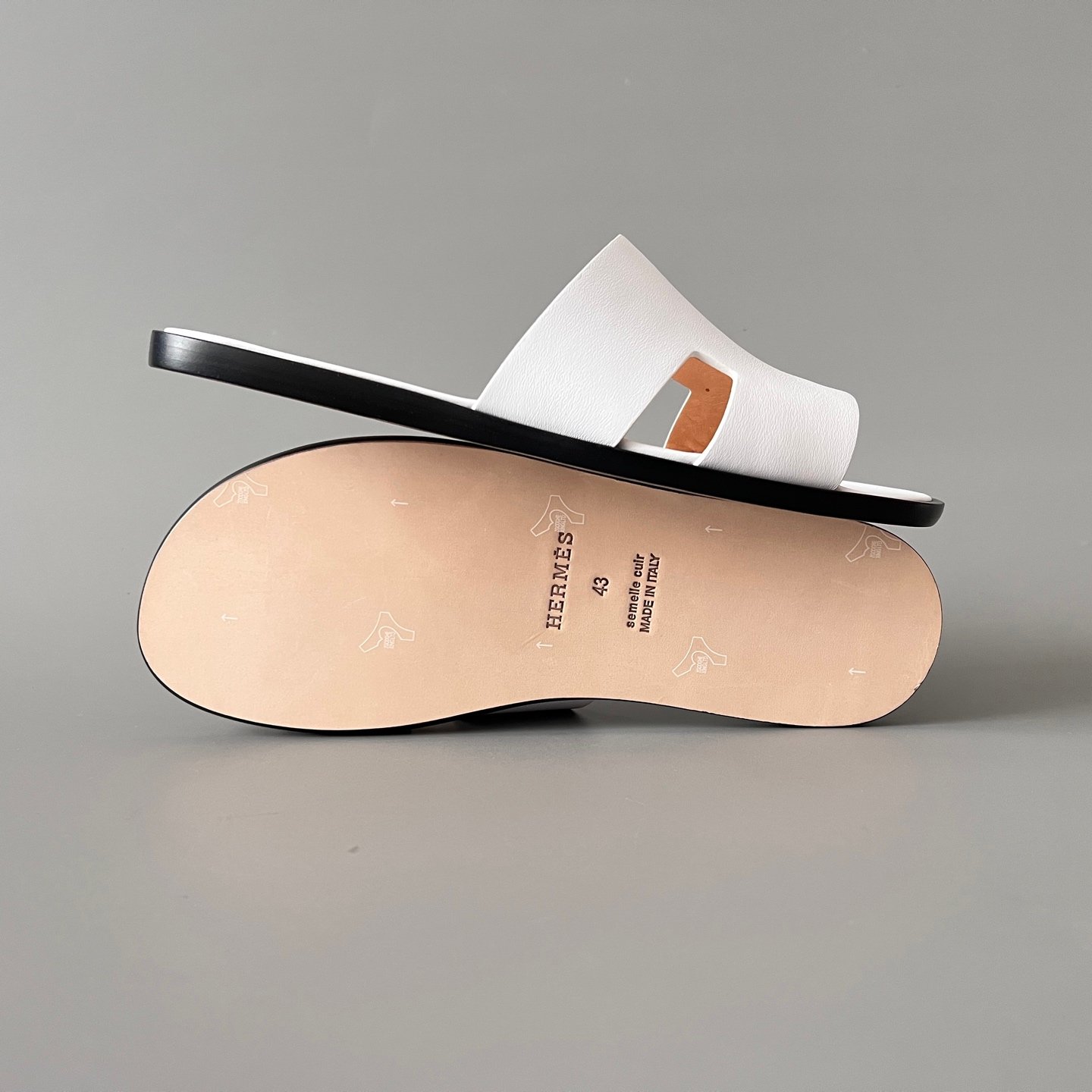 AuroraCustom Hermès Izmir Series Smooth Leather Flat Sandals (Pristine Optic White, Tonal White Footbed & Edge-Blackened Leather Sole Edition) - Image 6