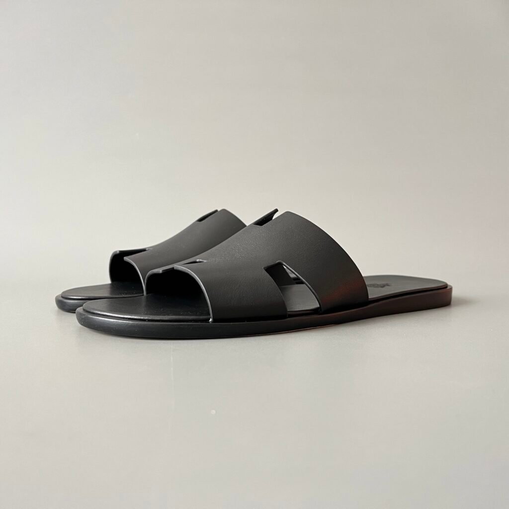 AuroraCustom Hermès Izmir Series Smooth Leather Flat Sandals (Triple Stealth Black Edition)  Note: This premium m
