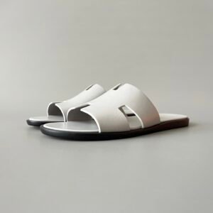 AuroraCustom Hermès Izmir Series Smooth Leather Flat Sandals (Monochromatic Chalk White, Pearl Grey Footbed & Edge-Blackened Leather Sole Edition)