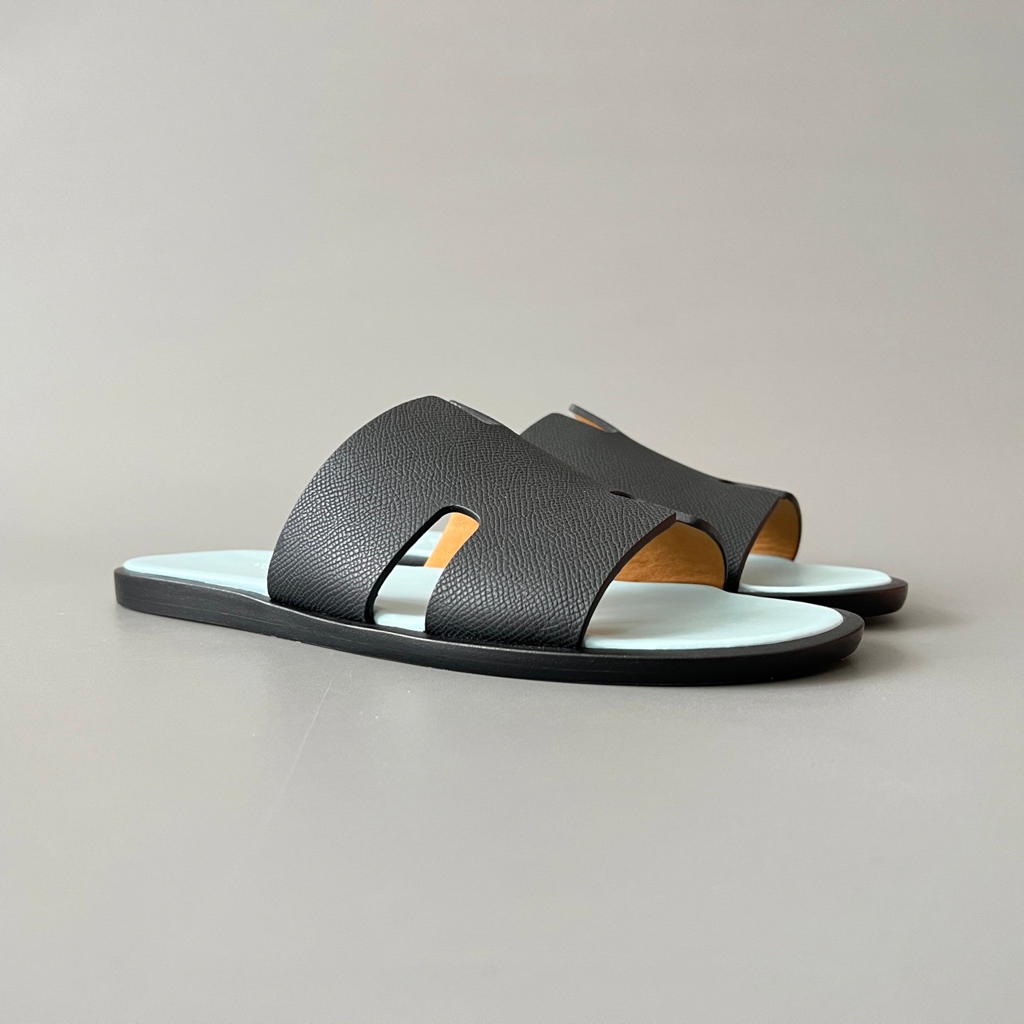 AuroraCustom Hermès Izmir Series Grained Epsom Leather Flat Sandals (Stealth Black, Sky Ice Blue Footbed & Edge-Blackened Leather Sole Edition) - Image 3