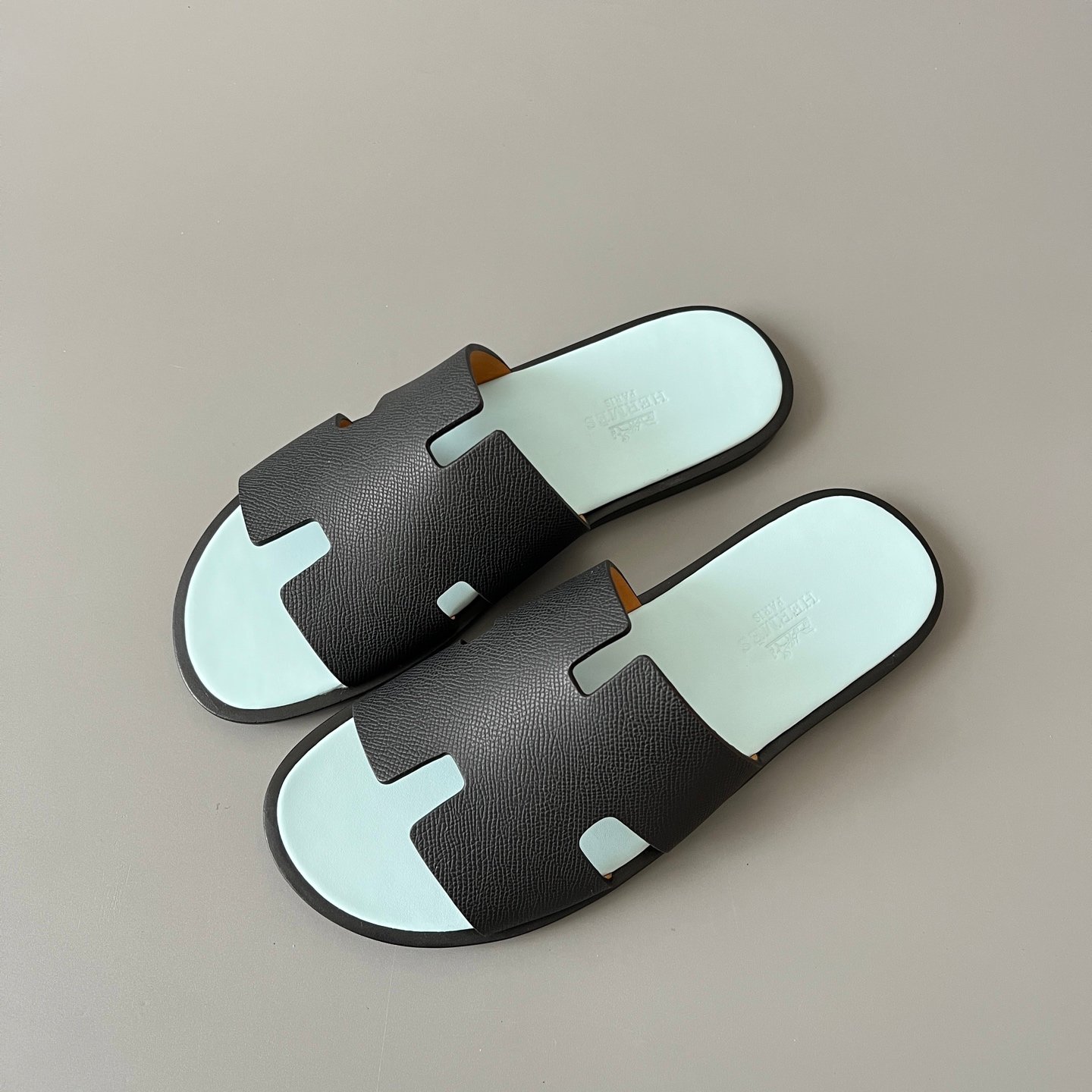 AuroraCustom Hermès Izmir Series Grained Epsom Leather Flat Sandals (Stealth Black, Sky Ice Blue Footbed & Edge-Blackened Leather Sole Edition) - Image 8