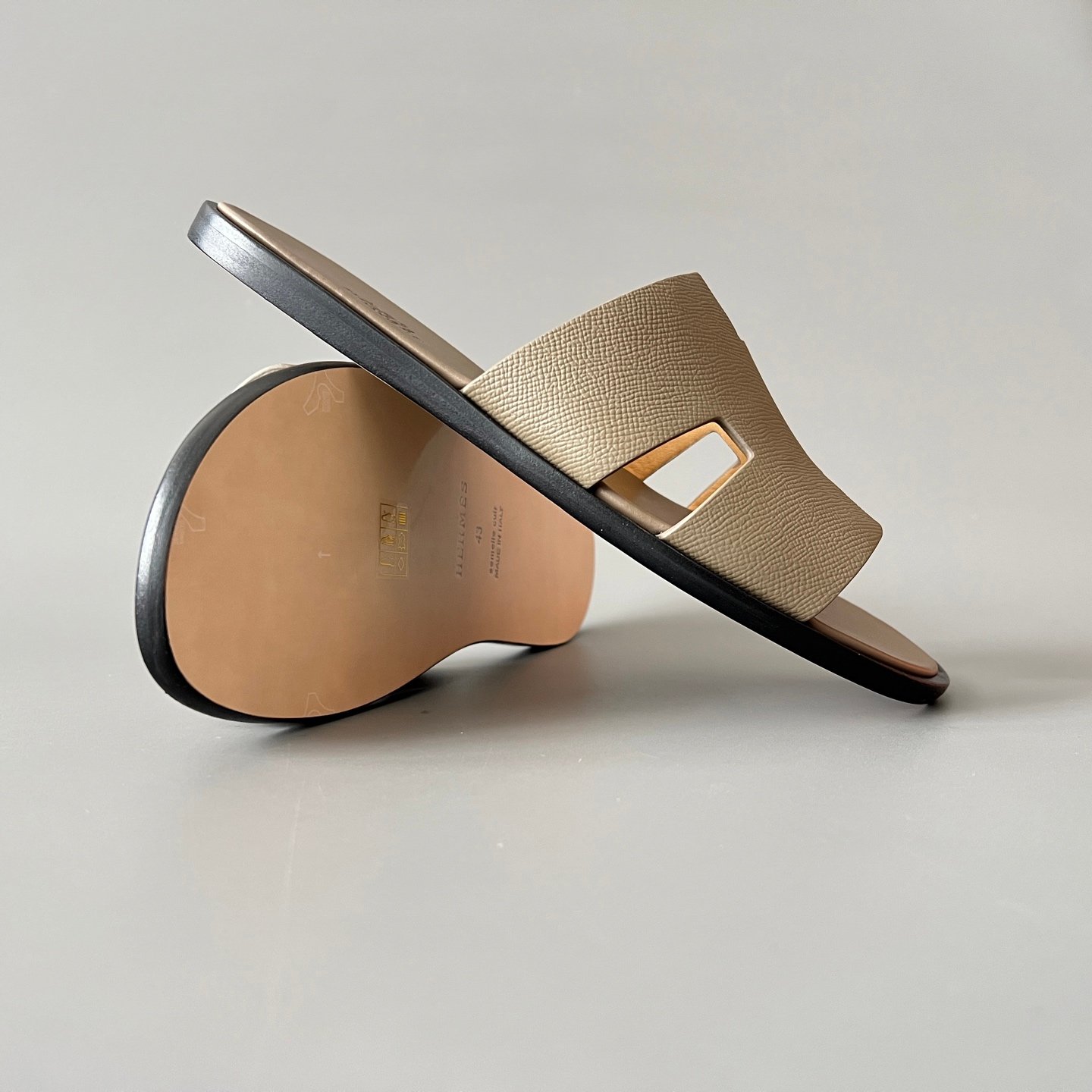 AuroraCustom Hermès Izmir Series Grained Epsom Leather Flat Sandals (Desert Sand Beige, Tonal Sand Footbed & Classic Leather Sole Edition) - Image 7