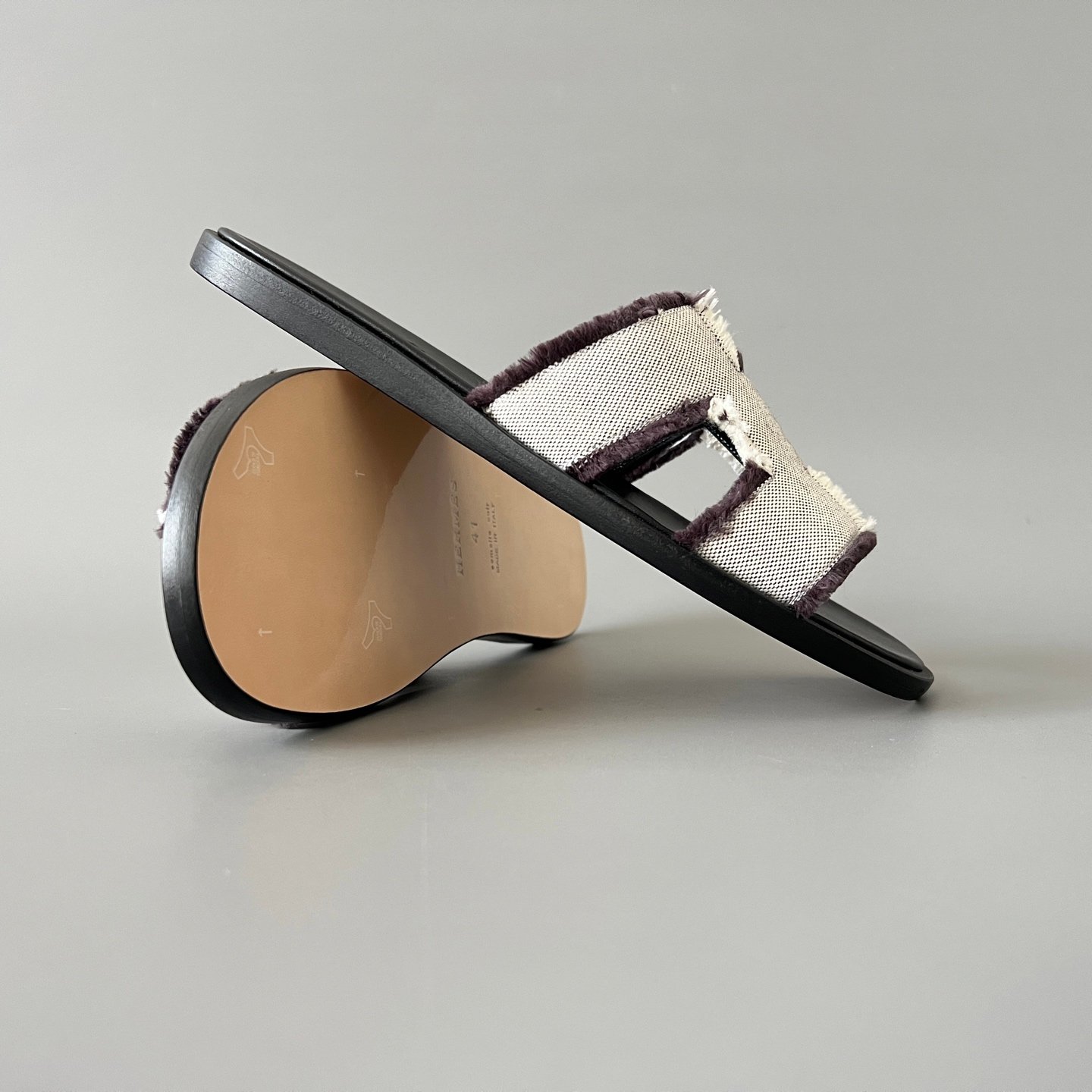 AuroraCustom Hermès Izmir Series Frayed Technical Canvas Flat Sandals (Ecru White, Espresso Black Trim & Stacked Leather Edition) - Image 7