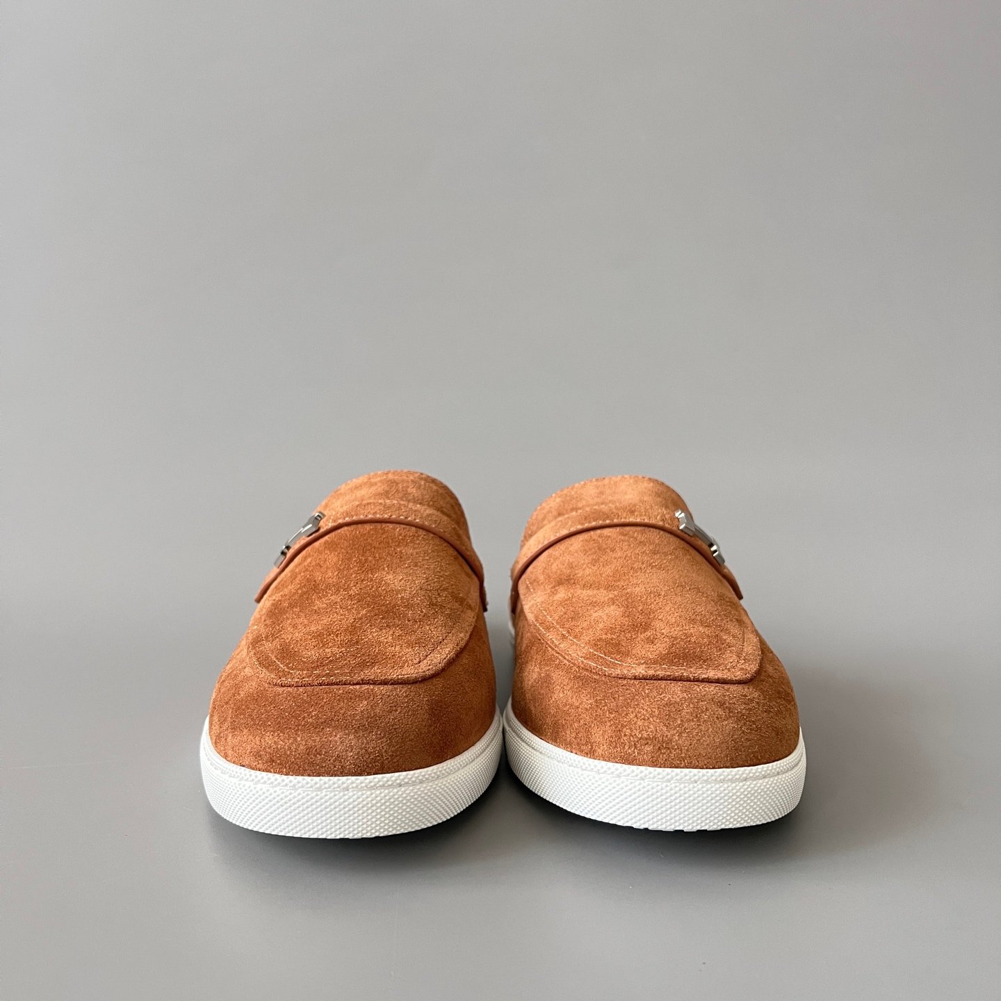 AuroraCustom Hermès Likely Series Suede Loafer Mules (Classic Chestnut Suede & Palladium Hardware Edition) - Image 2