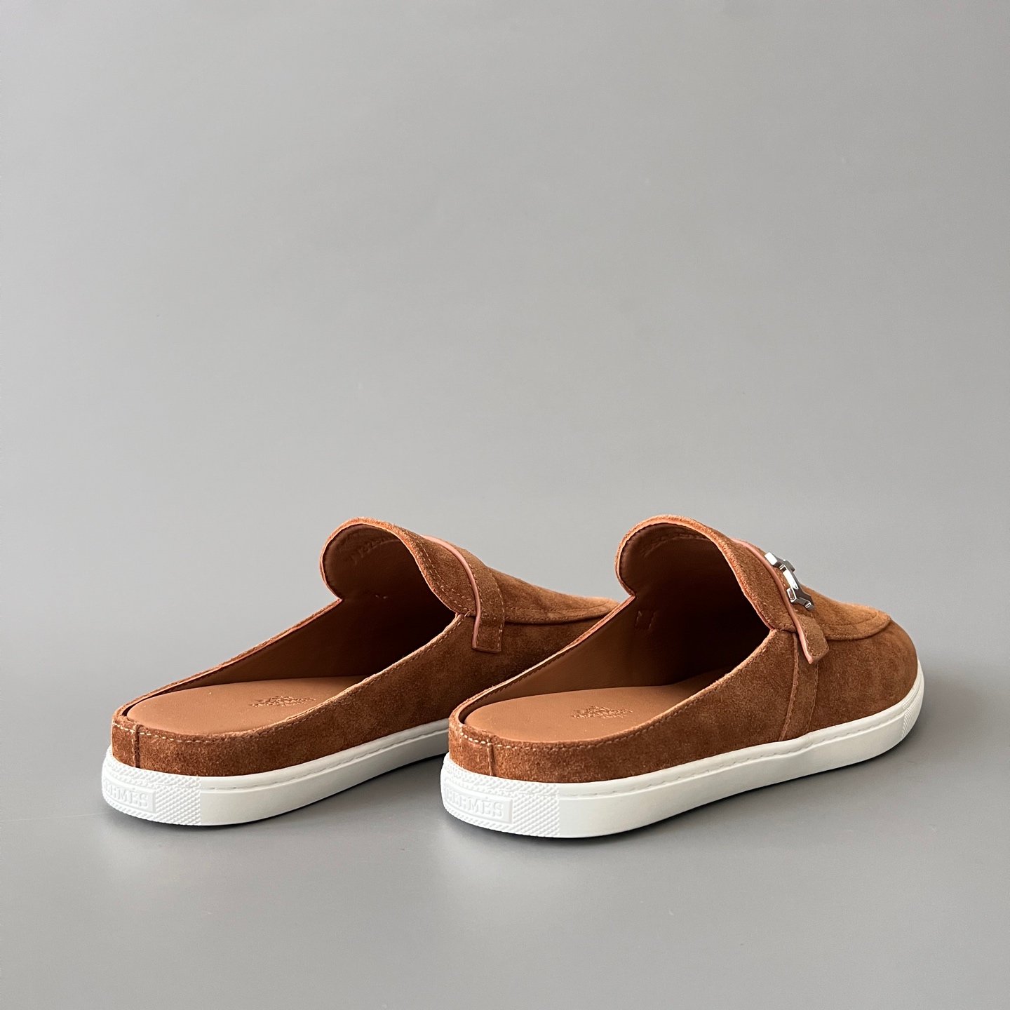 AuroraCustom Hermès Likely Series Suede Loafer Mules (Classic Chestnut Suede & Palladium Hardware Edition) - Image 4