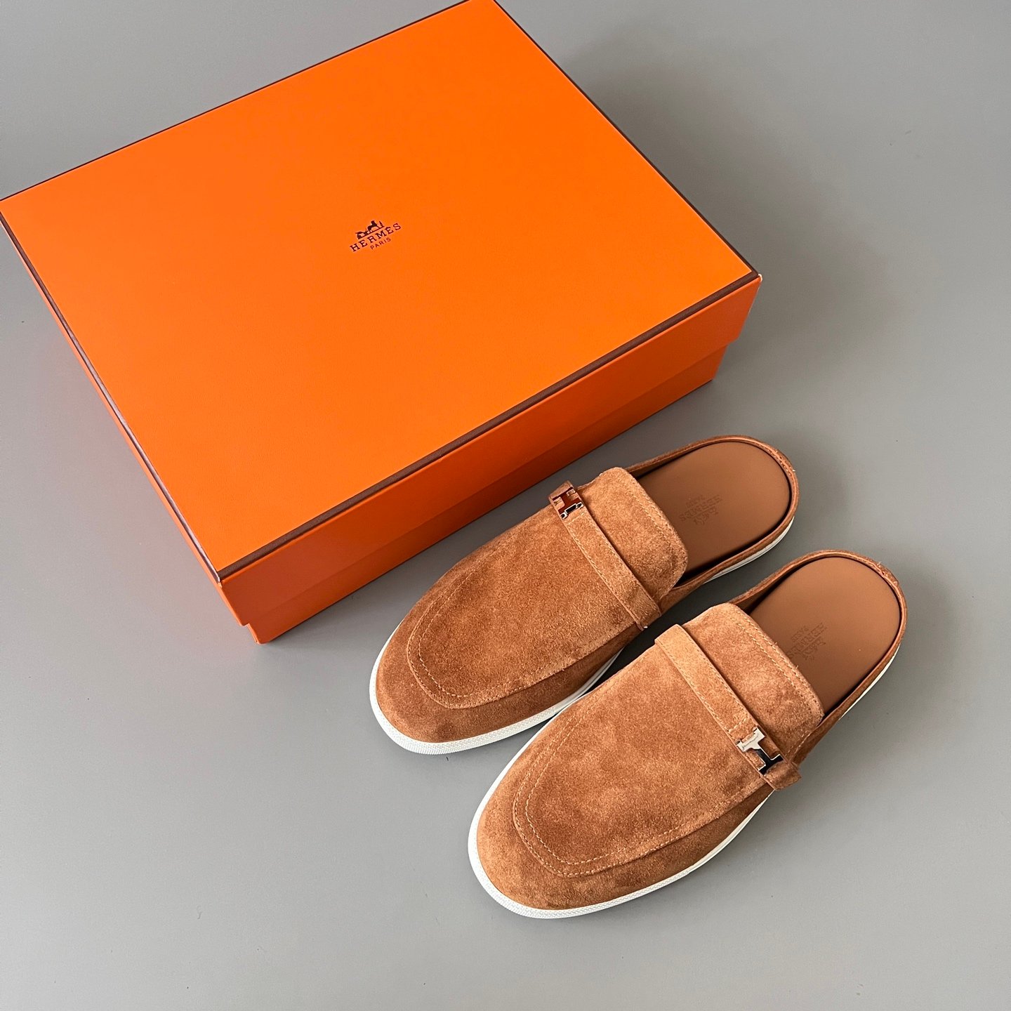 AuroraCustom Hermès Likely Series Suede Loafer Mules (Classic Chestnut Suede & Palladium Hardware Edition) - Image 9
