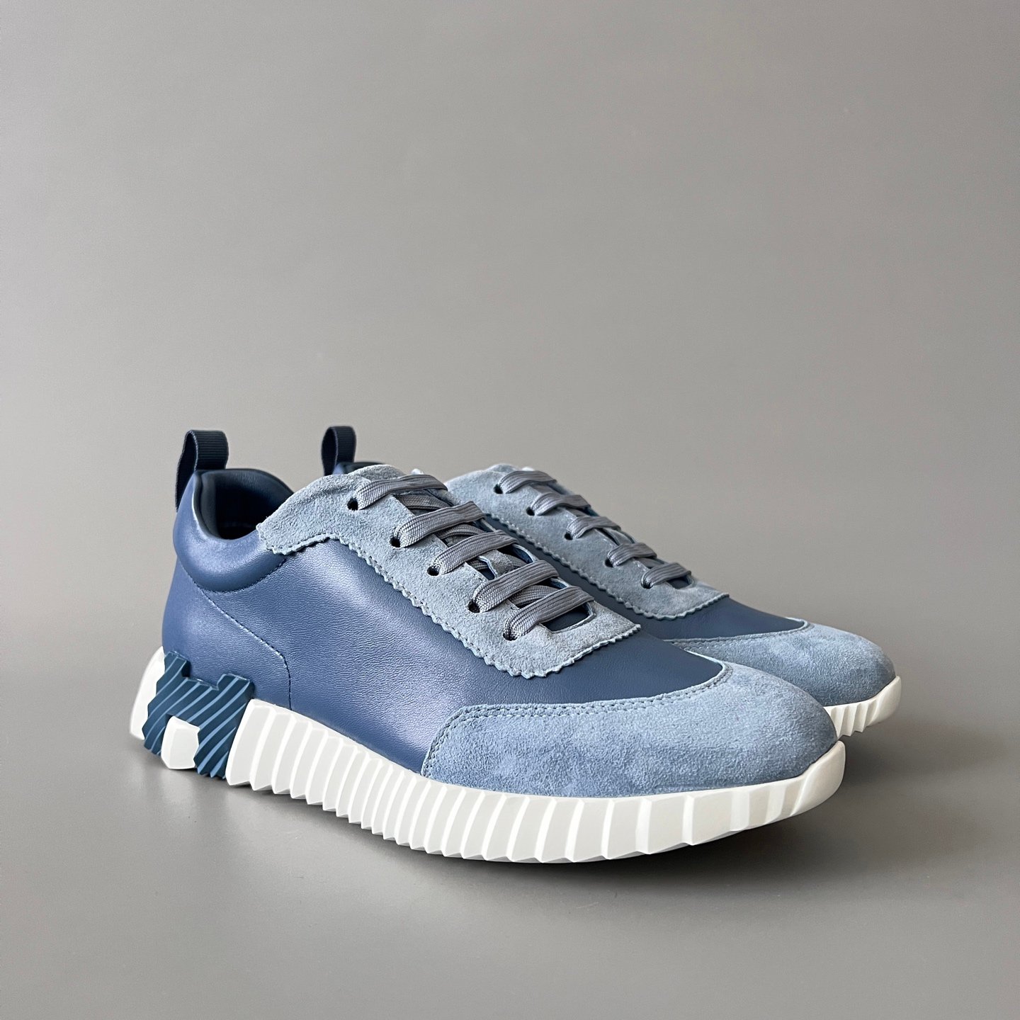 AuroraCustom Hermès Bouncing Series Leather & Suede Leisure Trainers (Air Force Blue, Mineral Grey Suede & Deep Navy Edition) - Image 3