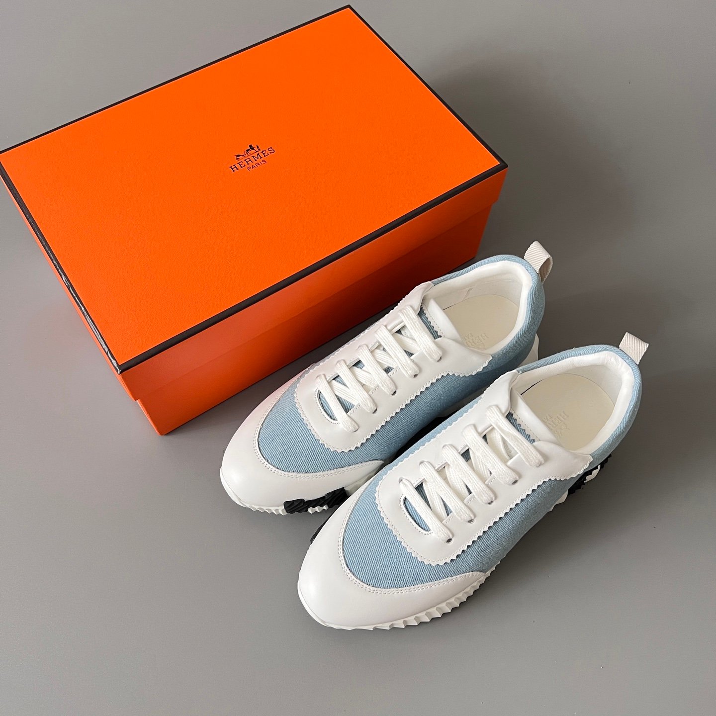 AuroraCustom Hermès Bouncing Series Leather & Technical Denim Leisure Trainers (Chambray Light Blue & Pristine White Edition) - Image 9