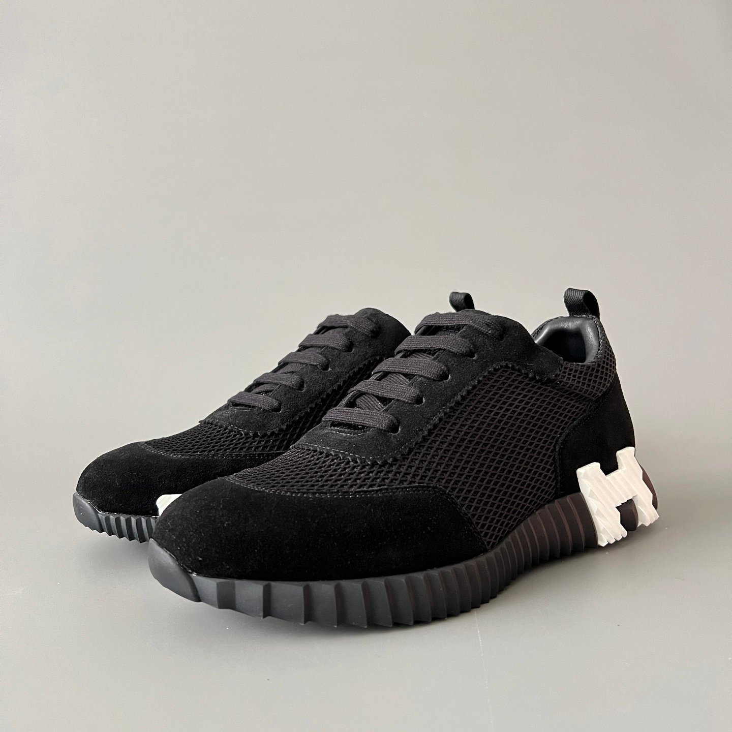 AuroraCustom Hermès Bouncing Series Suede & Technical Open-Mesh Trainers (Stealth Black Mesh & Pristine White Edition)
