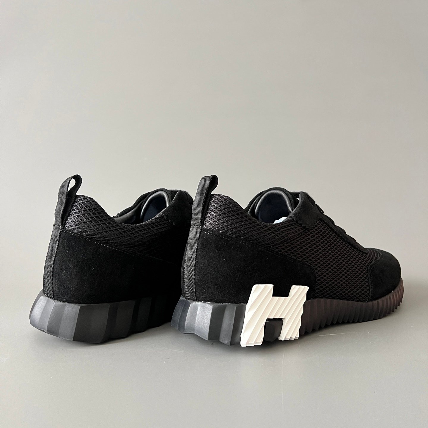 AuroraCustom Hermès Bouncing Series Suede & Technical Open-Mesh Trainers (Stealth Black Mesh & Pristine White Edition) - Image 4