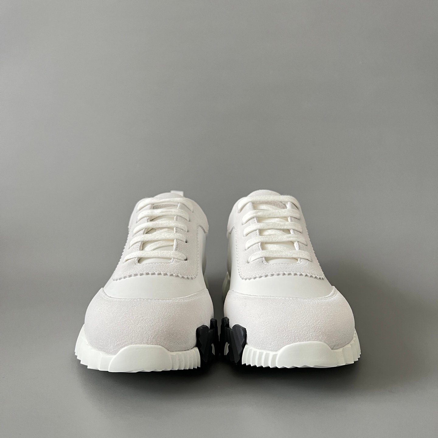 AuroraCustom Hermès Bouncing Series Leather & Suede Leisure Trainers (Pristine White & Caramel Brown Suede Edition) - Image 2