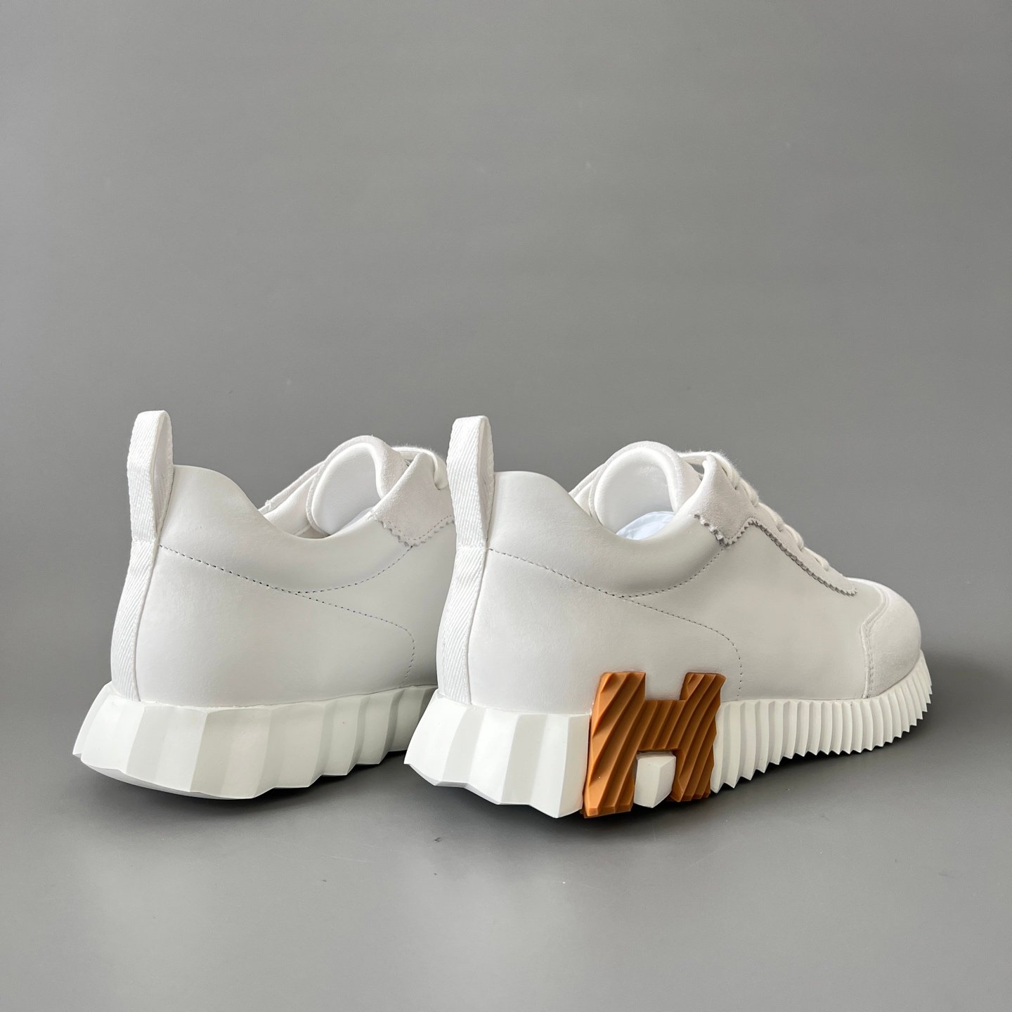 AuroraCustom Hermès Bouncing Series Leather & Suede Leisure Trainers (Pristine White & Caramel Brown Suede Edition) - Image 4