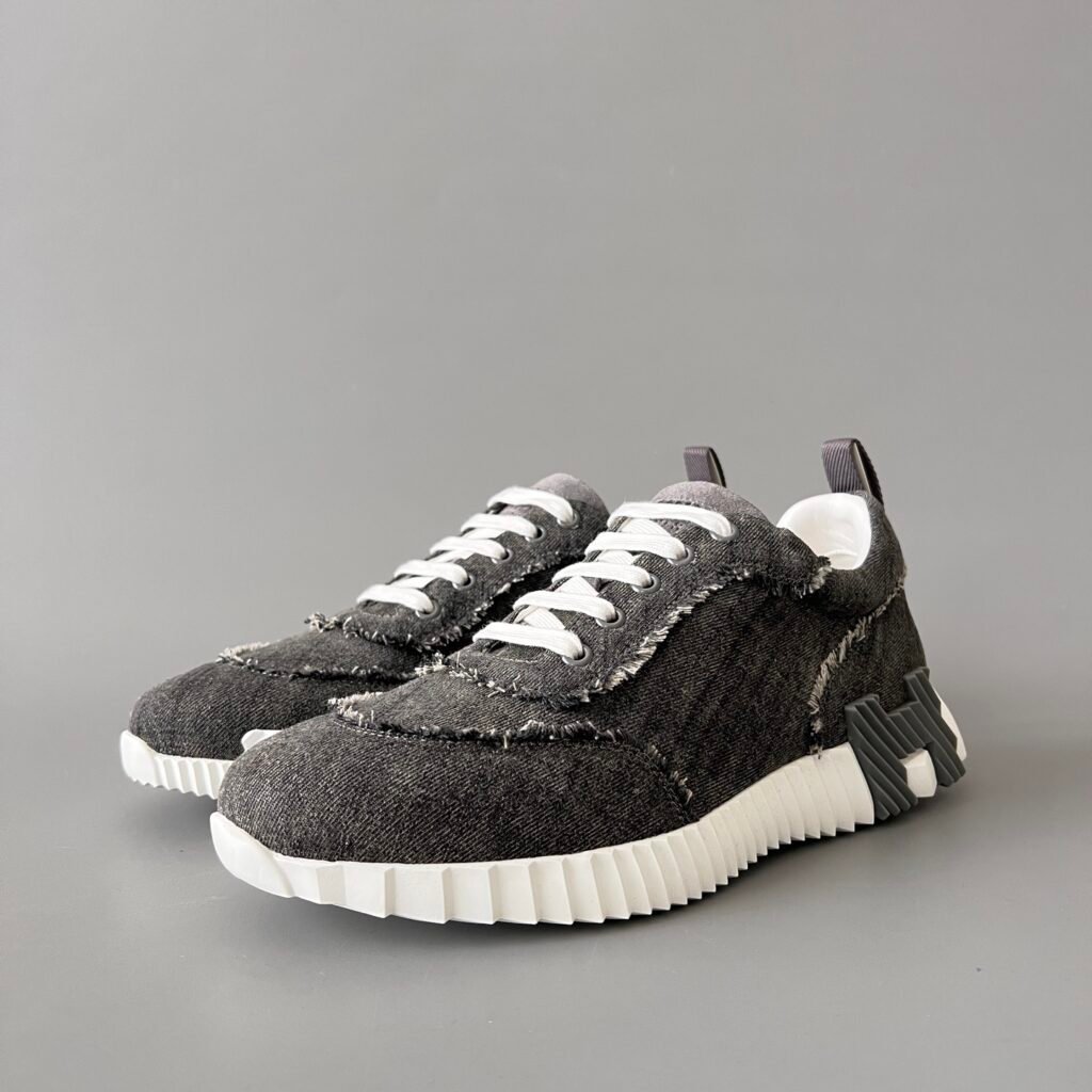 AuroraCustom Hermès Bouncing Series Frayed Edge Denim Leisure Trainers (Obsidian Charcoal Edition)