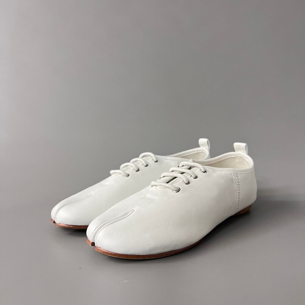 AuroraCustom Maison Margiela Tabi Jazz Lace-Up Shoes (Premium Soft Calfskin Leather & Genuine Leather Sole Women's Edition)