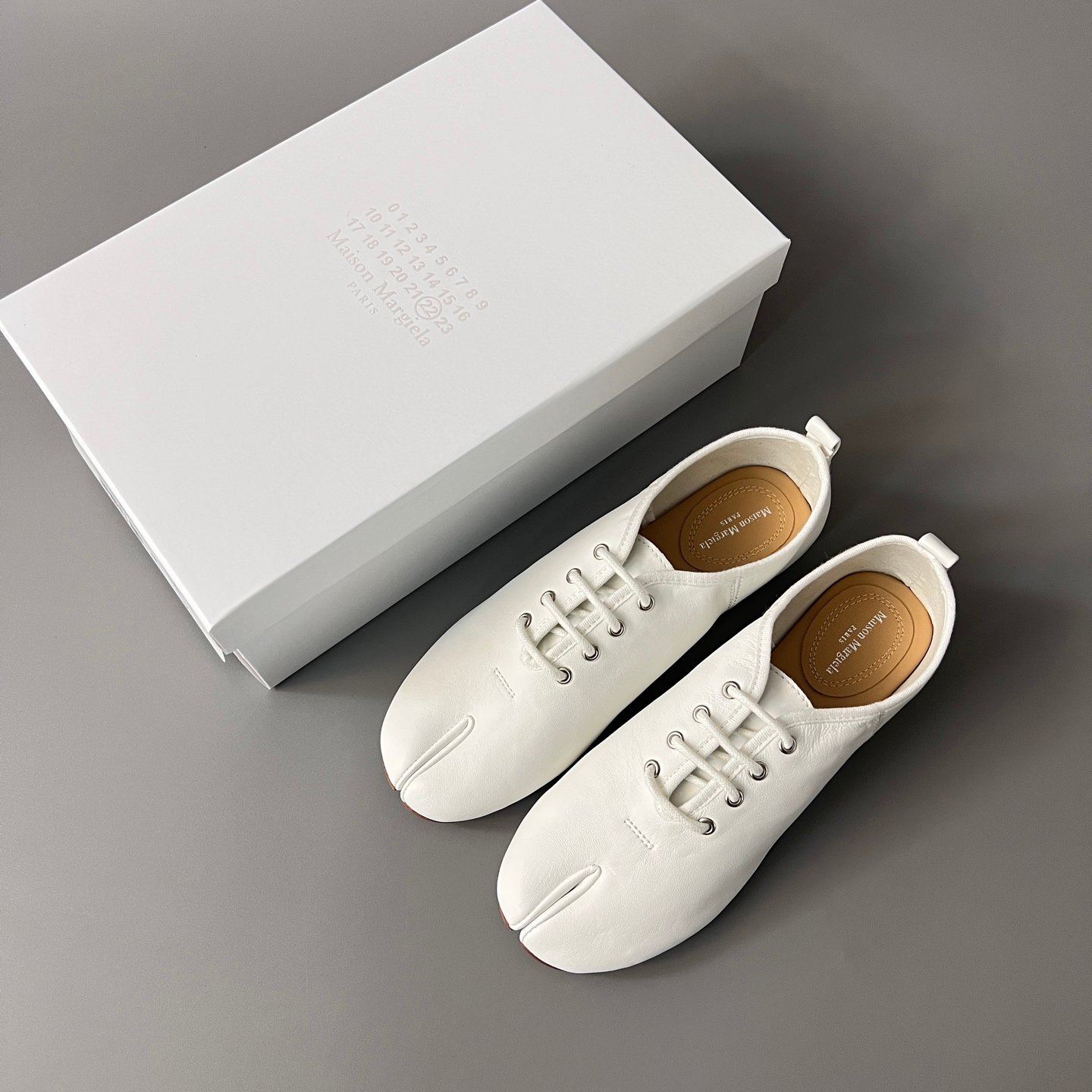 AuroraCustom Maison Margiela Tabi Jazz Lace-Up Shoes (Premium Soft Calfskin Leather & Genuine Leather Sole Women's Edition) - Image 9