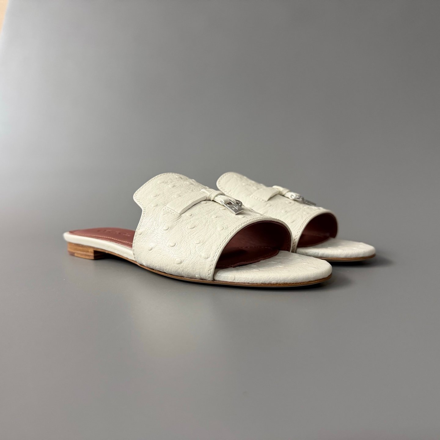 AuroraCustom Loro Piana Summer Charms Flat Slide Sandals (Premium Ostrich-Pattern Embossed Leather & Signature Silver Metal Charms Women's Off-White Edition) - Image 3