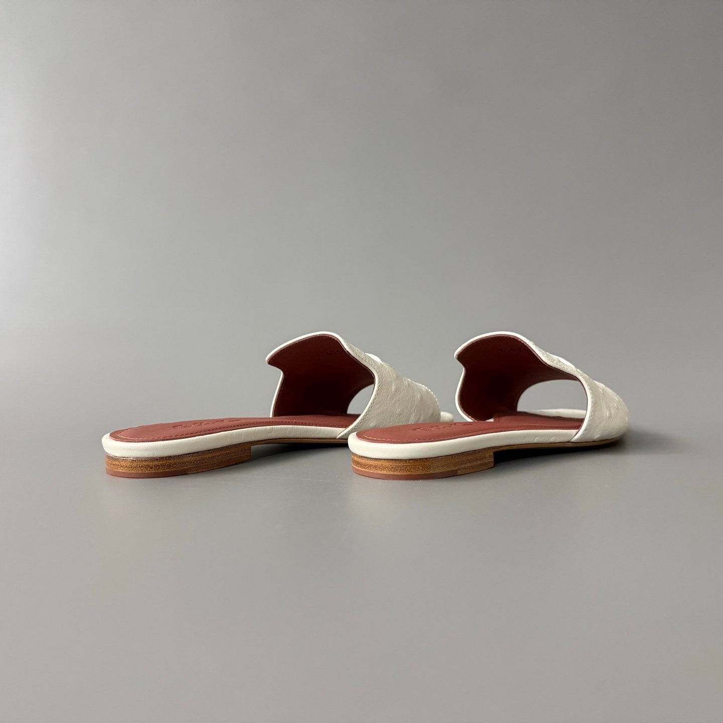 AuroraCustom Loro Piana Summer Charms Flat Slide Sandals (Premium Ostrich-Pattern Embossed Leather & Signature Silver Metal Charms Women's Off-White Edition) - Image 4