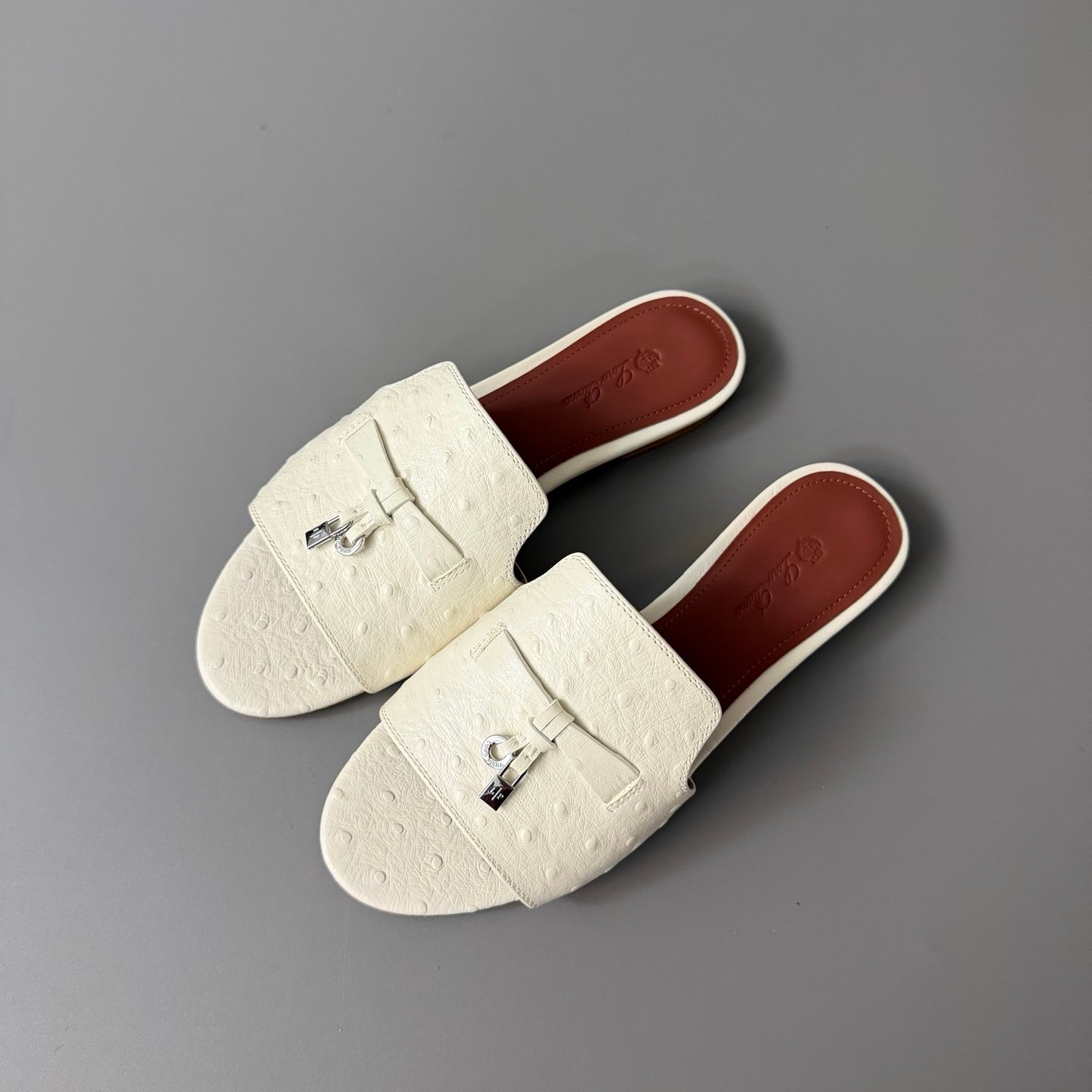 AuroraCustom Loro Piana Summer Charms Flat Slide Sandals (Premium Ostrich-Pattern Embossed Leather & Signature Silver Metal Charms Women's Off-White Edition) - Image 8