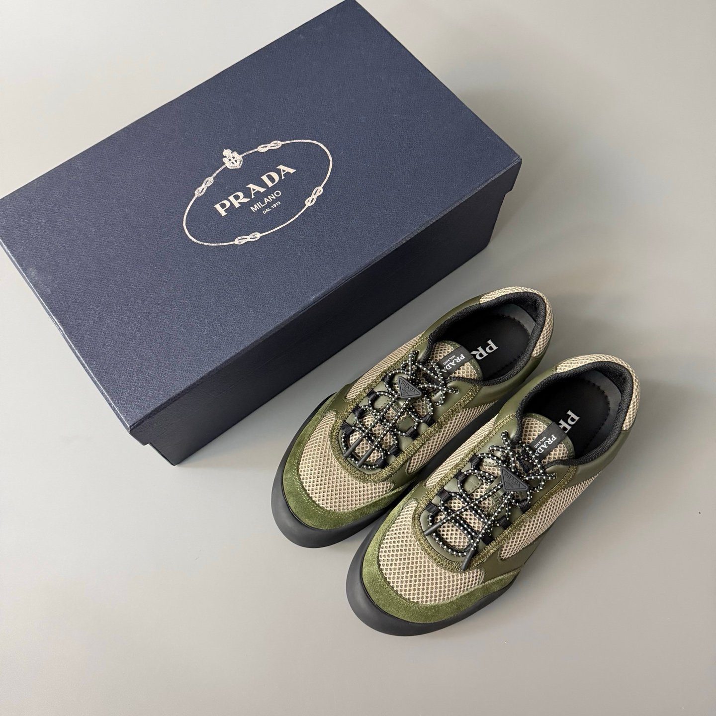 AuroraCustom Prada Speedrock Round-Toe Drawstring Low-Top Casual Sneakers (Premium Tailored Calfskin Leather, Suede Paneling & Private Mold 4cm Rubber Sole Men's Olive Green Edition) - Image 9