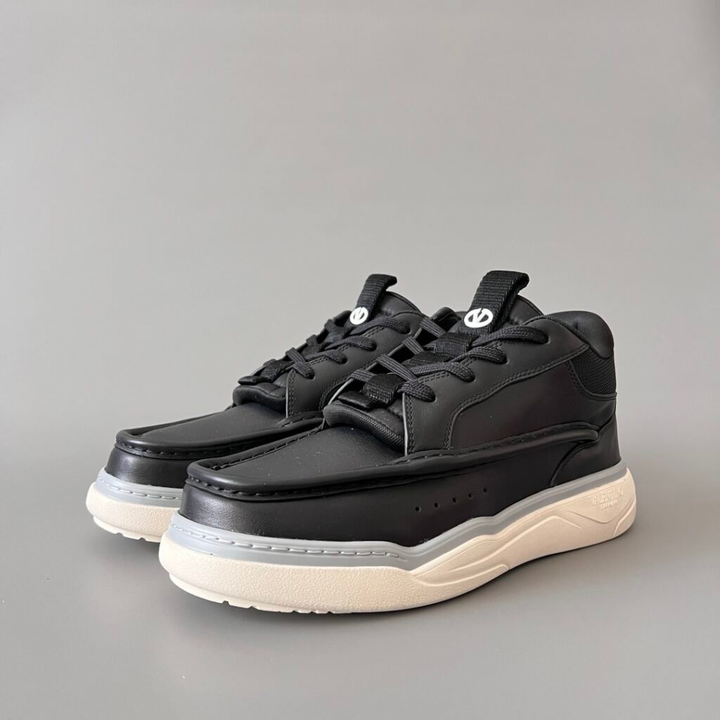 AuroraCustom Valentino GARAVANI Mid-Top Round-Toe Lace-Up Casual Shoes (Premium Men's Matte Black Leather & Technical Mesh Mixed-Material Platform Edition)