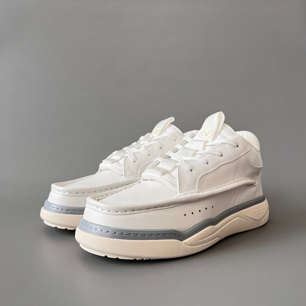 AuroraCustom Valentino GARAVANI Mid-Top Round-Toe Lace-Up Casual Shoes (Premium Men's All-White Leather & Technical Mesh Mixed-Material Platform Edition)