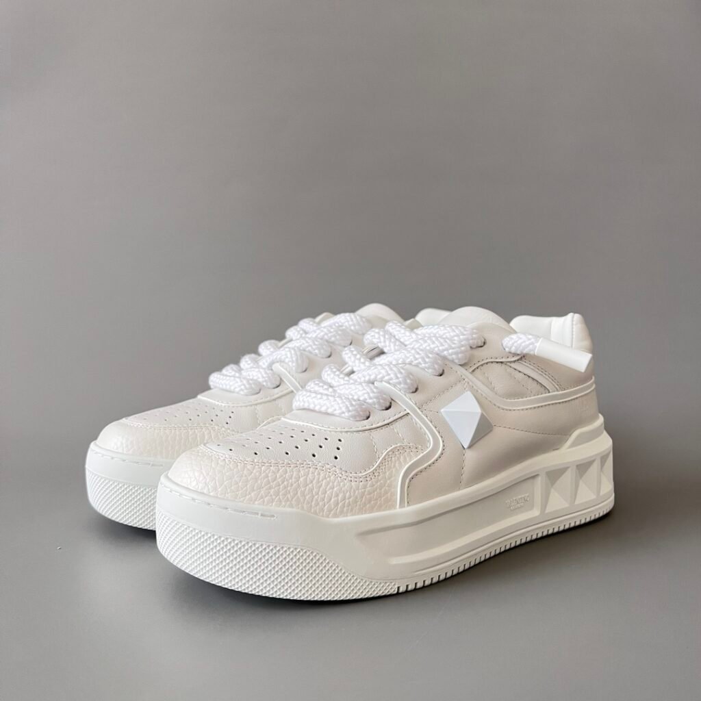 AuroraCustom Valentino GARAVANI Round-Toe Lace-Up Low-Top Sneakers (Premium Unisex All-White Full Leather Platform Court Edition)